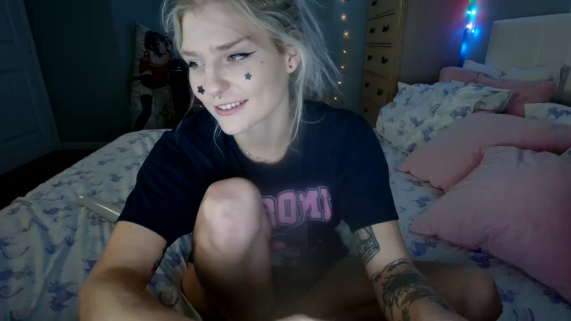Gallery image thumbnail from DuckChan0's myfreecams stream on, 08/18/2024, 23:45 image 8 of 20