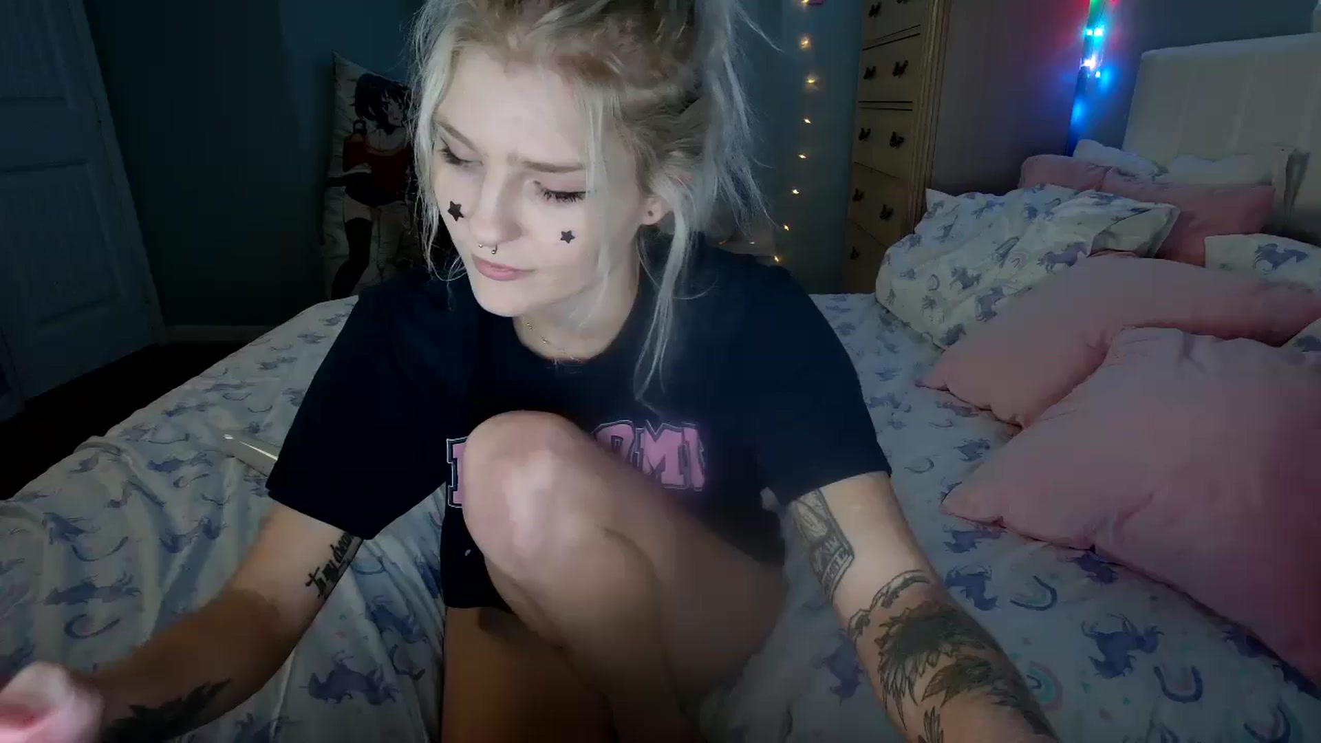 Gallery image thumbnail from DuckChan0's myfreecams stream on, 08/18/2024, 23:45 image 5 of 20