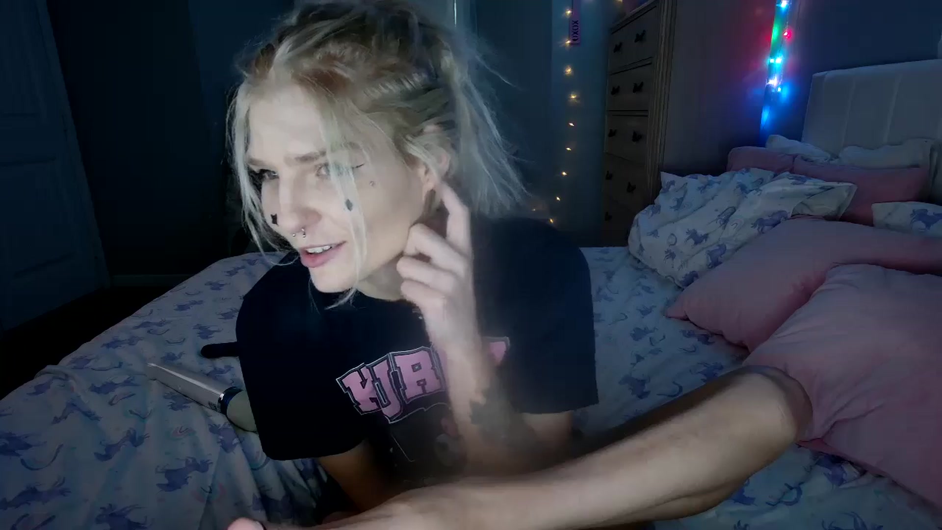Gallery image thumbnail from DuckChan0's myfreecams stream on, 08/18/2024, 23:45 image 18 of 20