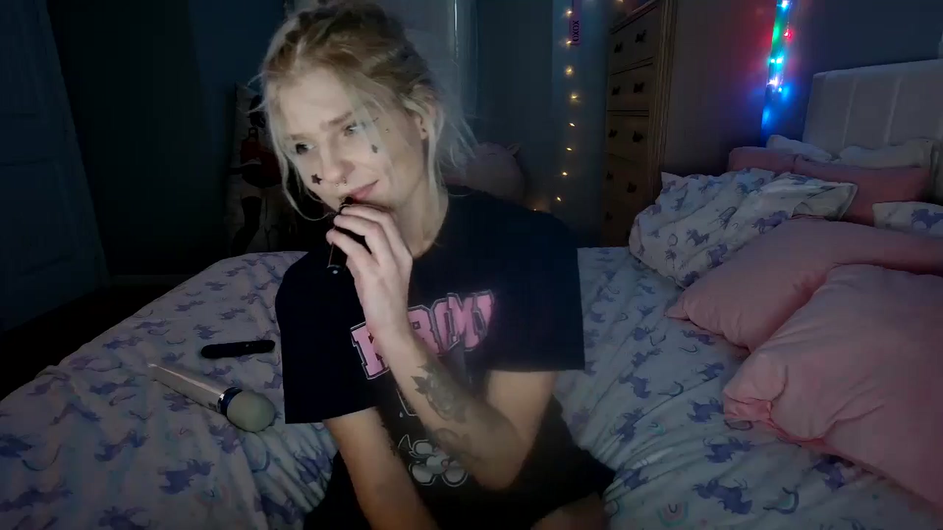 Gallery image thumbnail from DuckChan0's myfreecams stream on, 08/18/2024, 23:45 image 19 of 20