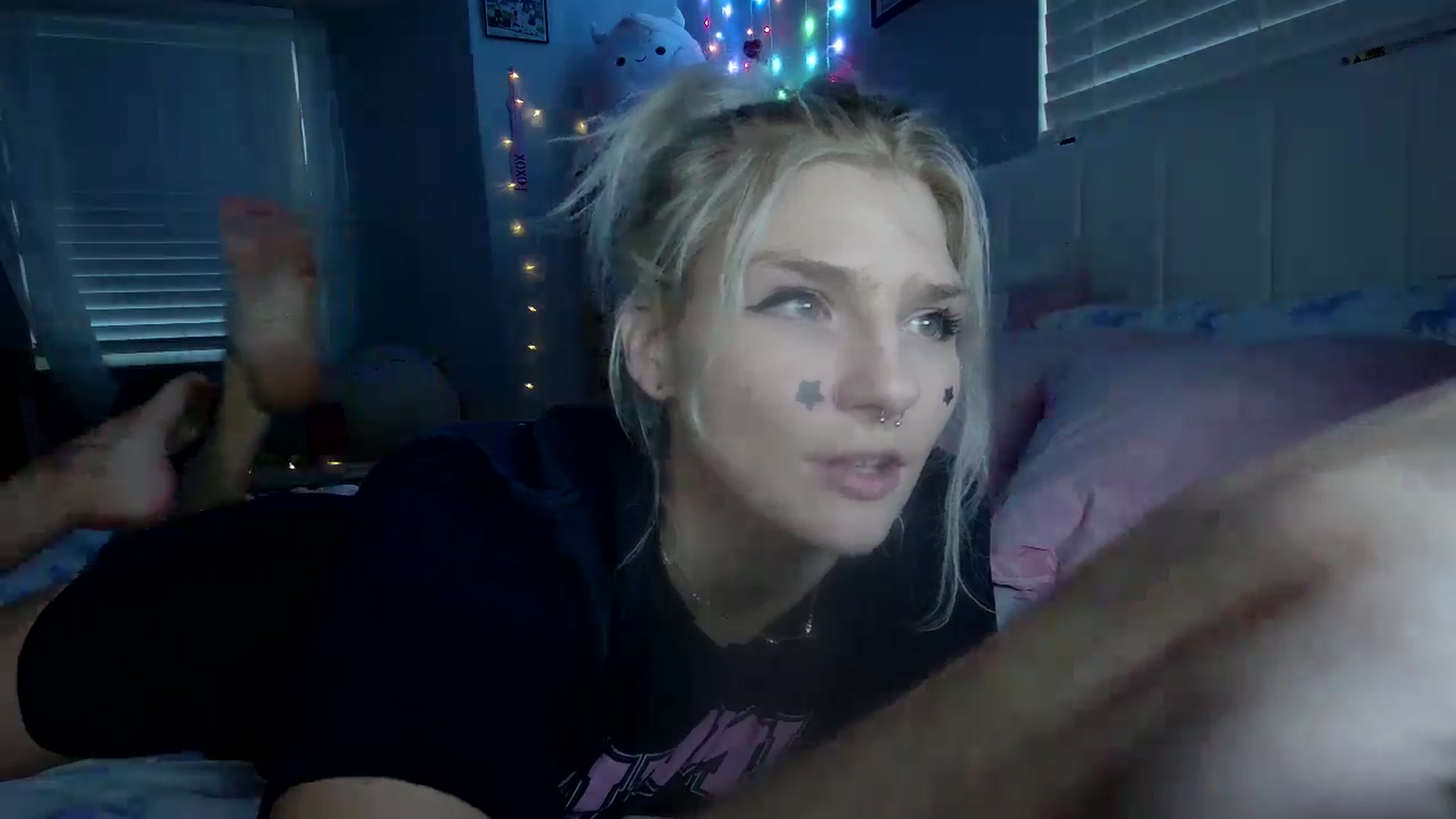 Gallery image thumbnail from DuckChan0's myfreecams stream on, 08/19/2024, 24:00 image 3 of 20