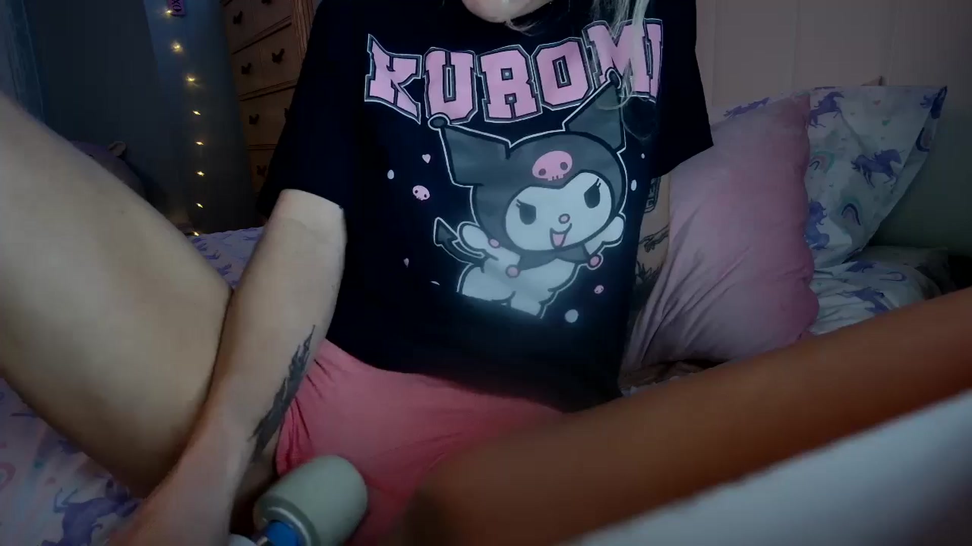Gallery image thumbnail from DuckChan0's myfreecams stream on, 08/19/2024, 24:00 image 13 of 20