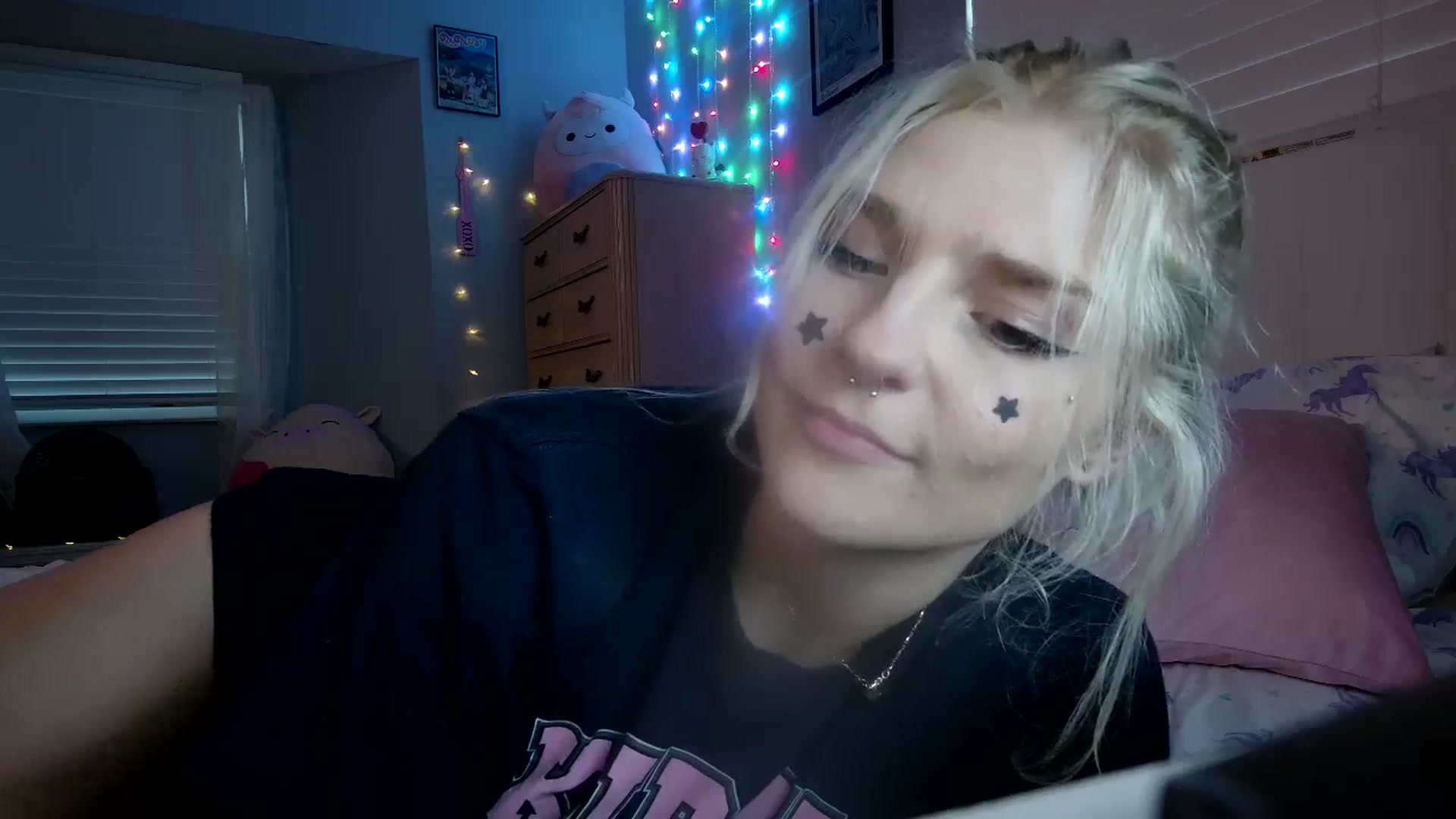 Gallery image thumbnail from DuckChan0's myfreecams stream on, 08/19/2024, 24:00 image 7 of 20