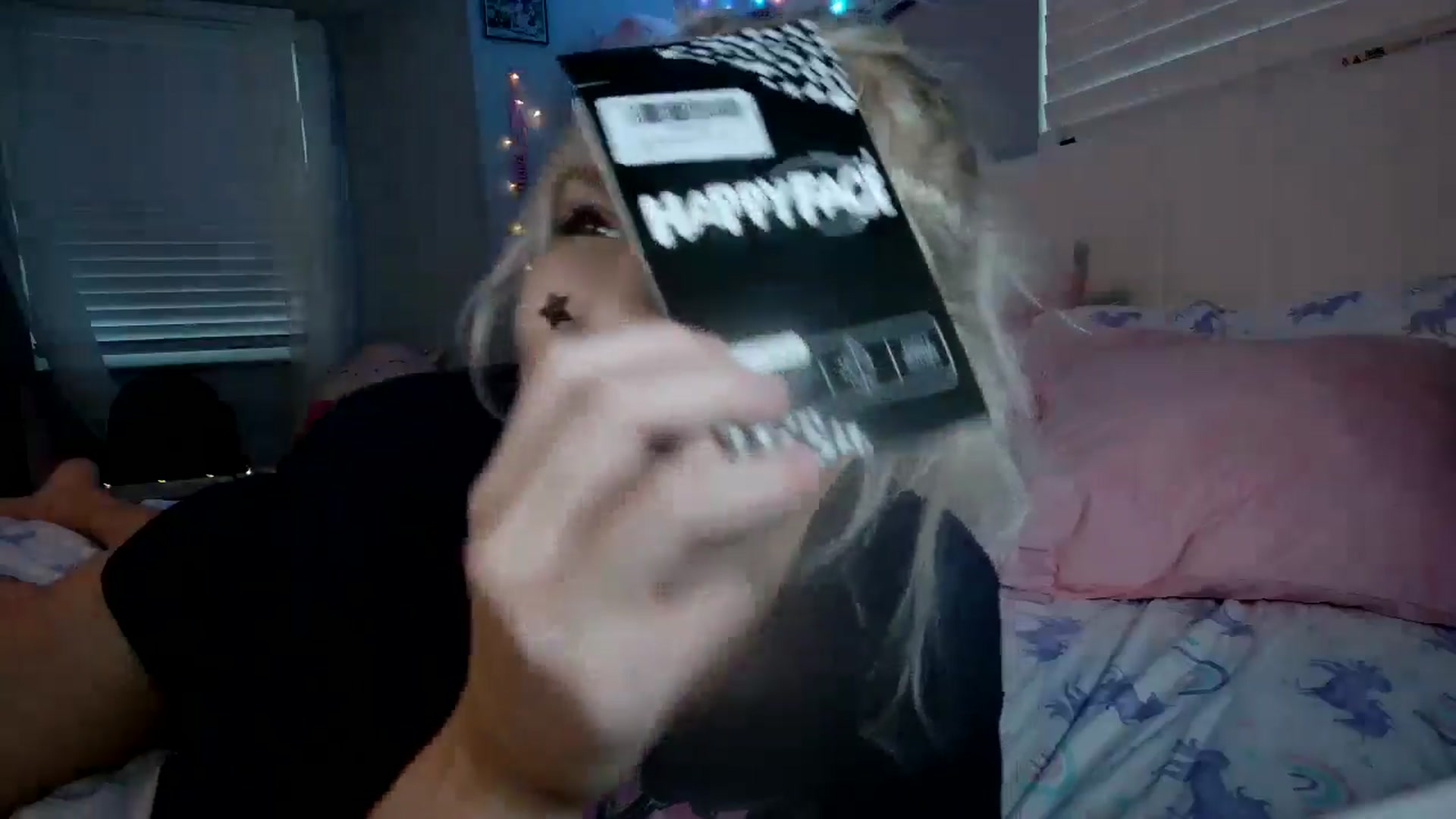 Gallery image thumbnail from DuckChan0's myfreecams stream on, 08/19/2024, 24:00 image 5 of 20