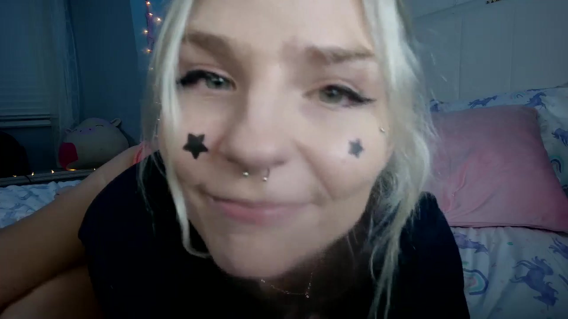 Gallery image thumbnail from DuckChan0's myfreecams stream on, 08/19/2024, 24:32 image 5 of 20