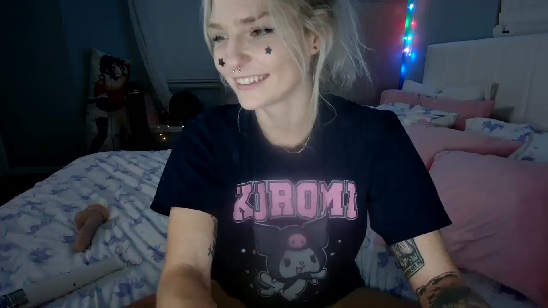 Gallery image thumbnail from DuckChan0's myfreecams stream on, 08/19/2024, 24:32 image 10 of 20