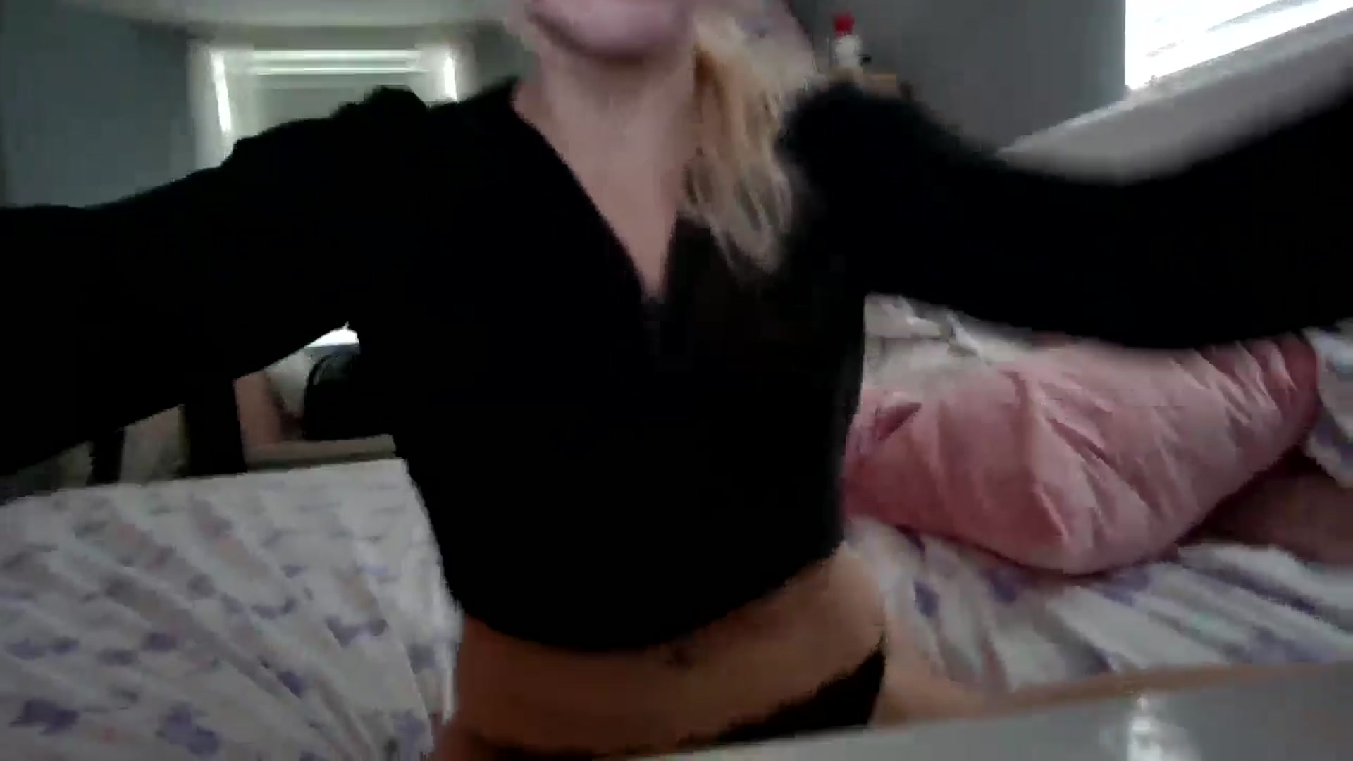 Gallery image thumbnail from DuckChan0's myfreecams stream on, 08/20/2024, 15:23 image 13 of 20