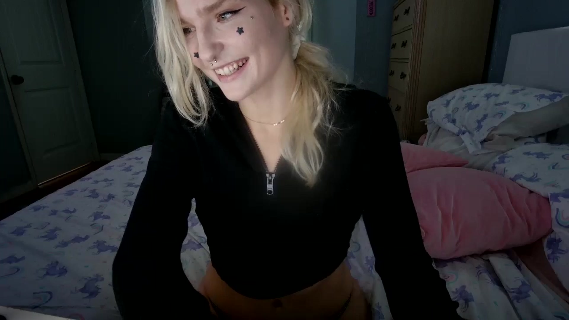 Gallery image thumbnail from DuckChan0's myfreecams stream on, 08/20/2024, 15:23 image 4 of 20