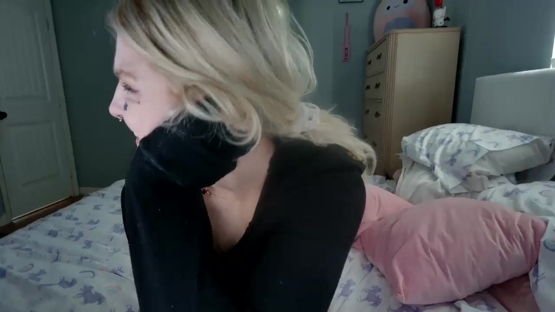 Gallery image thumbnail from DuckChan0's myfreecams stream on, 08/20/2024, 15:23 image 18 of 20