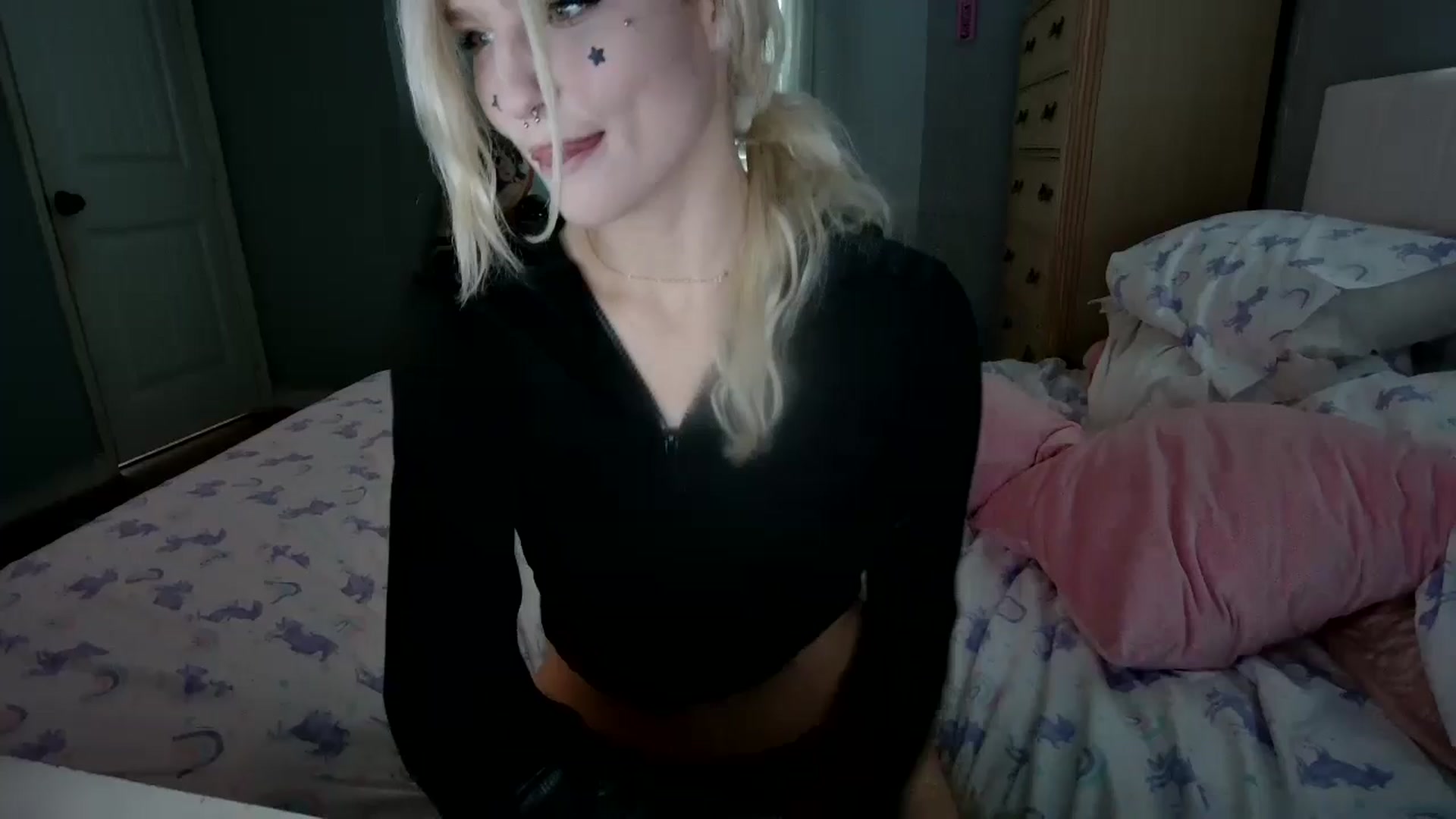 Gallery image thumbnail from DuckChan0's myfreecams stream on, 08/20/2024, 15:23 image 10 of 20
