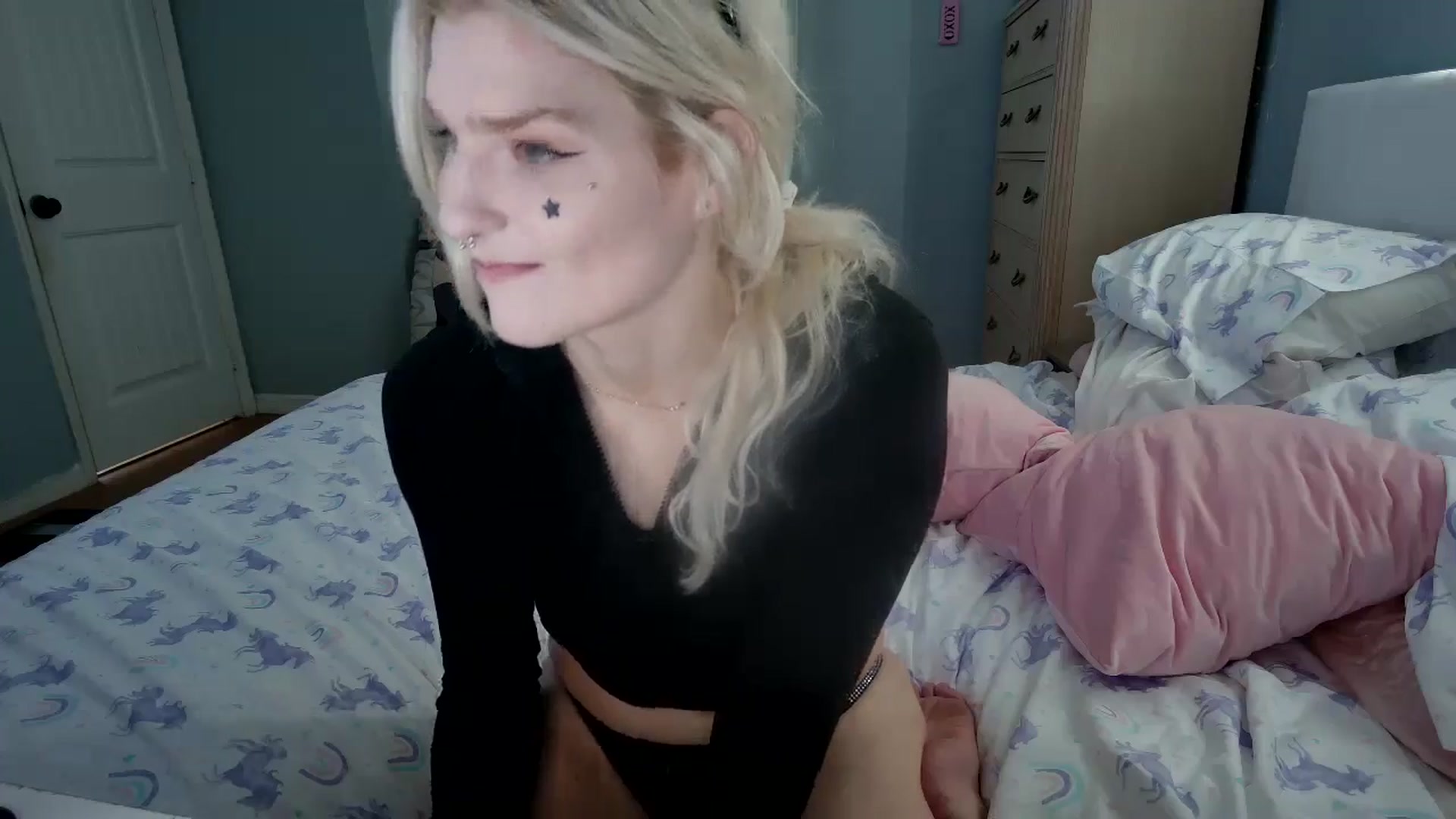 Gallery image thumbnail from DuckChan0's myfreecams stream on, 08/20/2024, 15:23 image 6 of 20