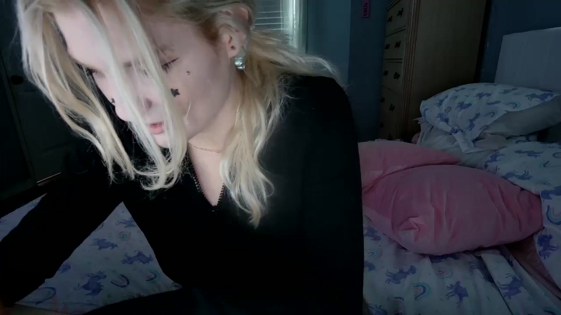 Gallery image thumbnail from DuckChan0's myfreecams stream on, 08/20/2024, 15:23 image 2 of 20