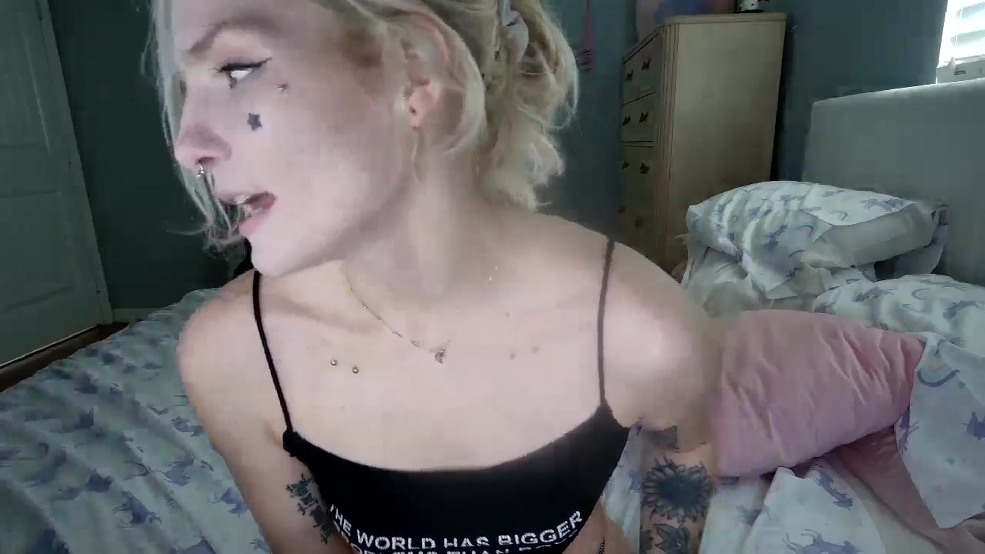 Gallery image thumbnail from DuckChan0's myfreecams stream on, 08/20/2024, 15:41 image 15 of 20