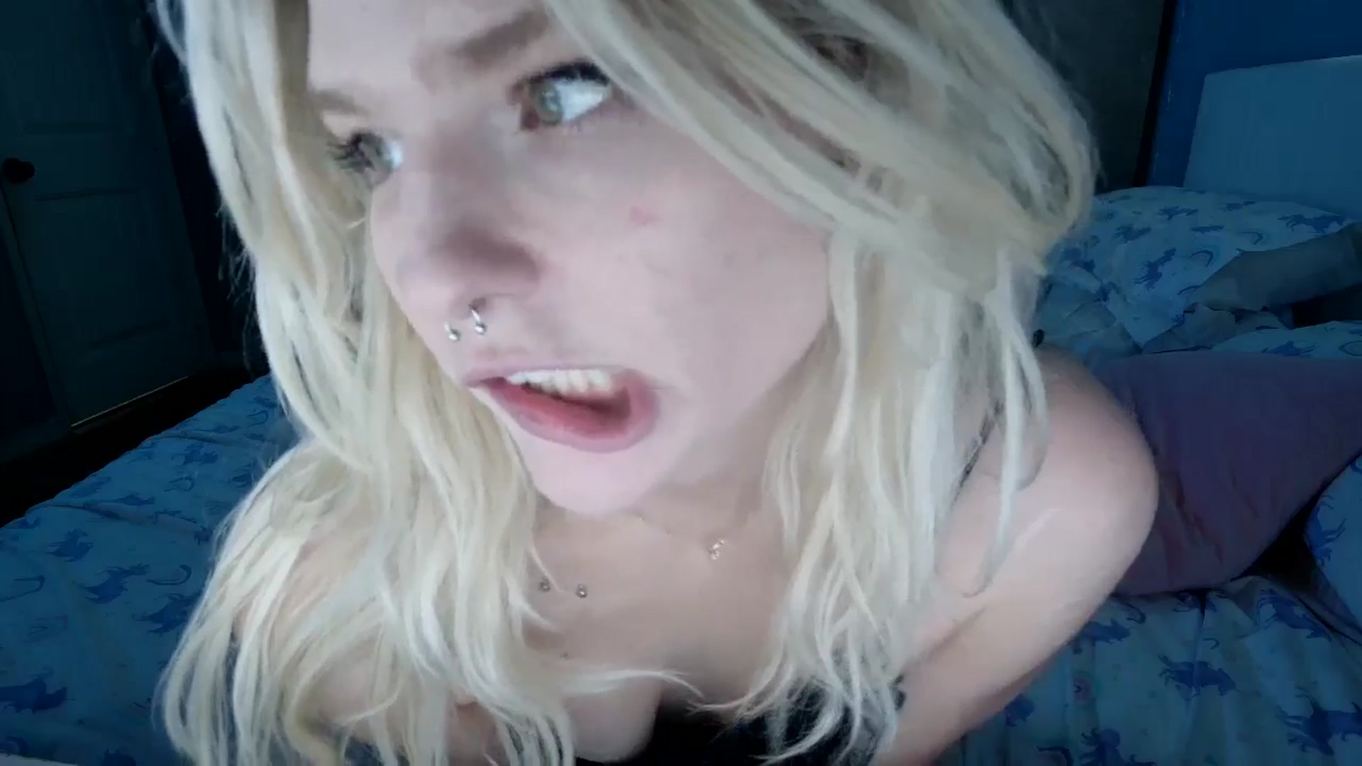 Gallery image thumbnail from DuckChan0's myfreecams stream on, 08/20/2024, 17:05 image 10 of 20