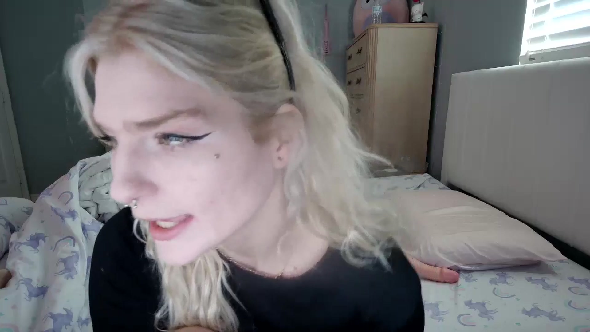 Gallery image thumbnail from DuckChan0's myfreecams stream on, 08/21/2024, 13:52 image 8 of 20