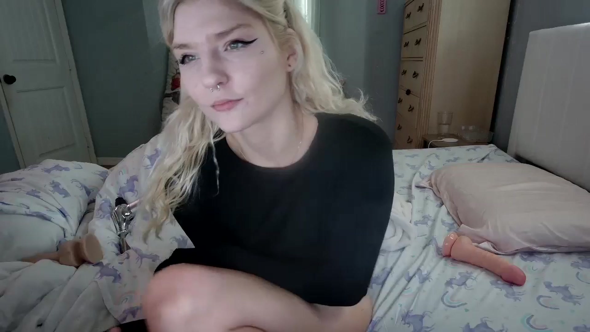 Gallery image thumbnail from DuckChan0's myfreecams stream on, 08/21/2024, 13:52 image 13 of 20