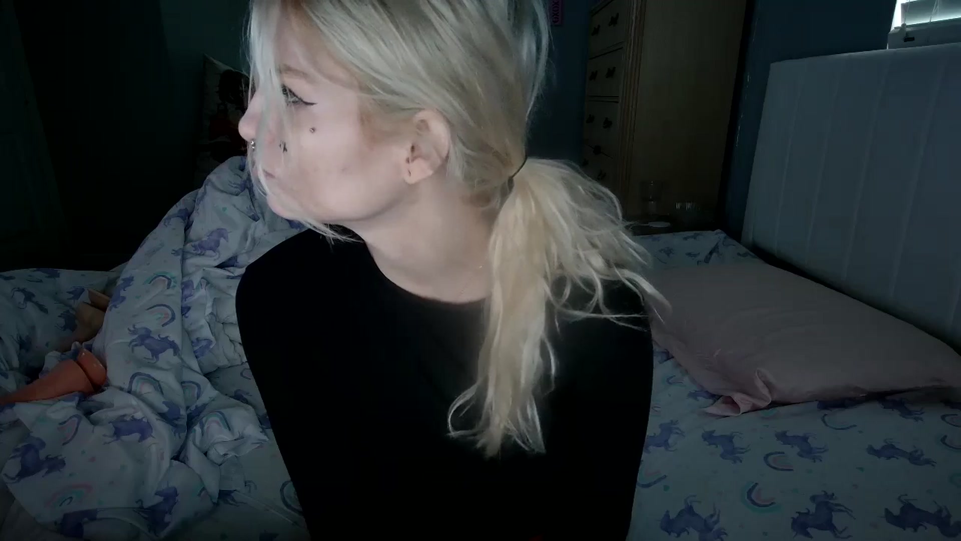 Gallery image thumbnail from DuckChan0's myfreecams stream on, 08/21/2024, 15:08 image 6 of 20