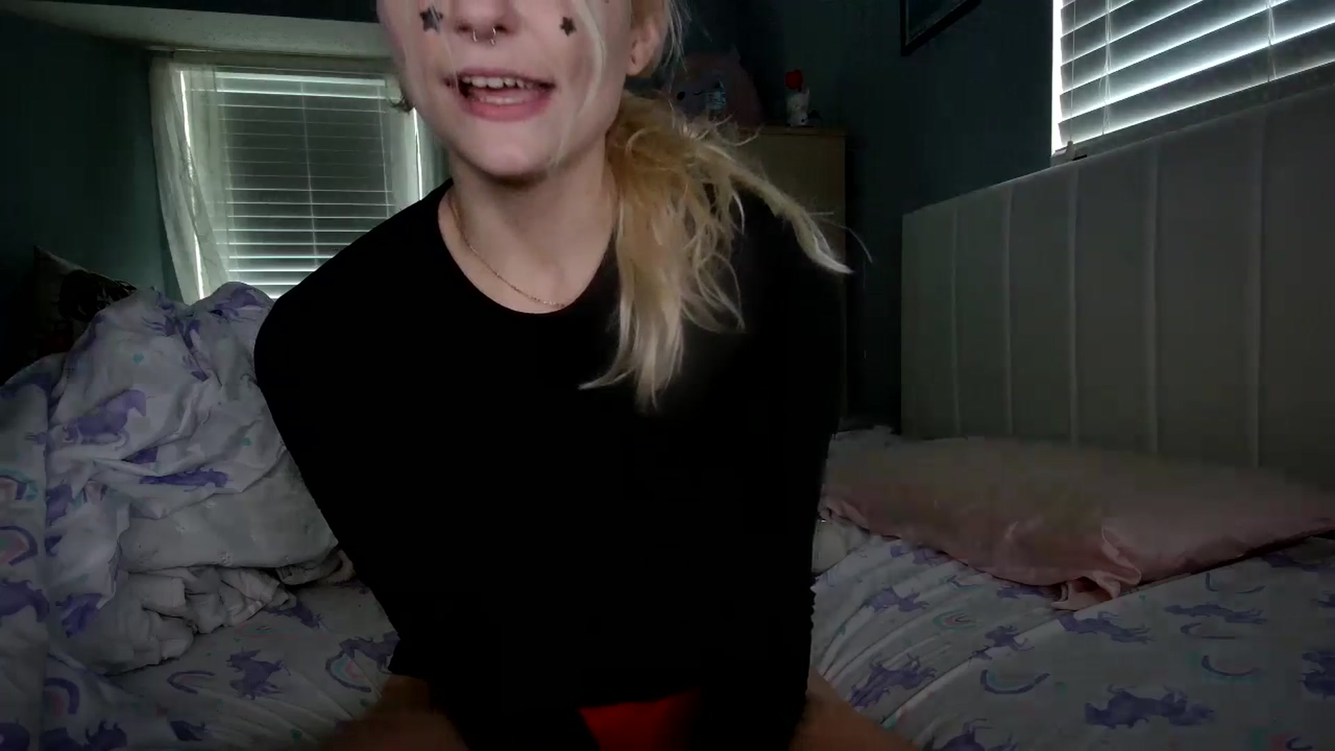 Gallery image thumbnail from DuckChan0's myfreecams stream on, 08/21/2024, 15:08 image 5 of 20