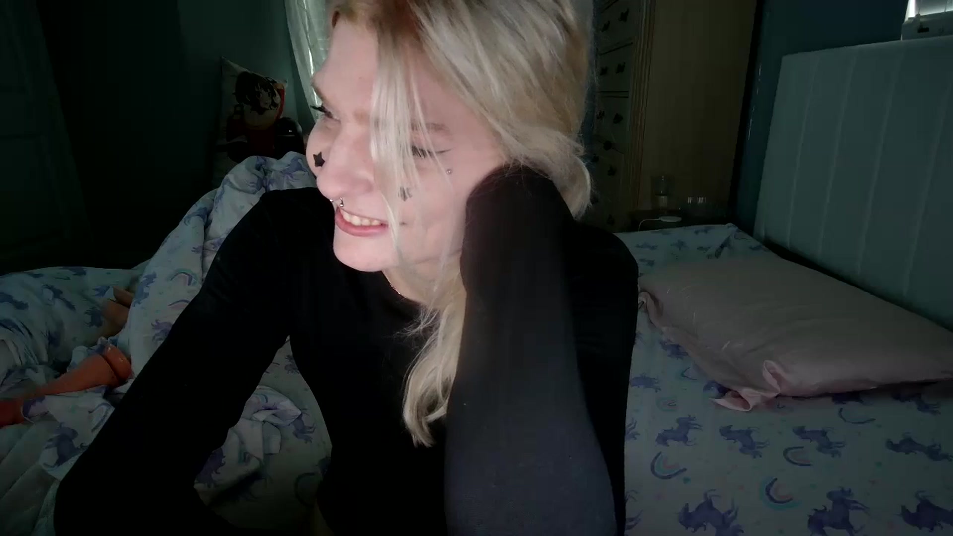 Gallery image thumbnail from DuckChan0's myfreecams stream on, 08/21/2024, 15:08 image 9 of 20