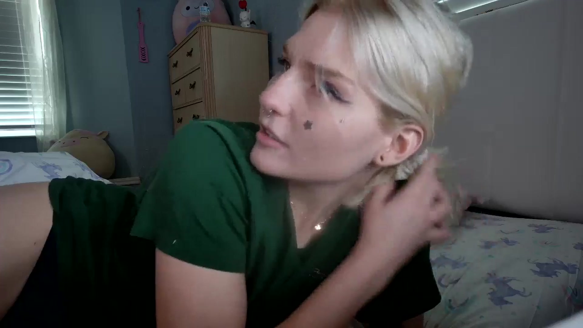 Gallery image thumbnail from DuckChan0's myfreecams stream on, 08/21/2024, 17:41 image 13 of 20