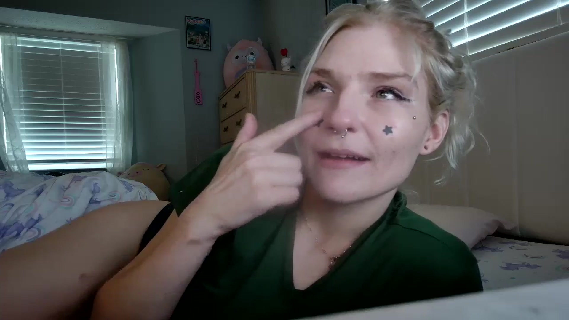 Gallery image thumbnail from DuckChan0's myfreecams stream on, 08/21/2024, 17:41 image 6 of 20