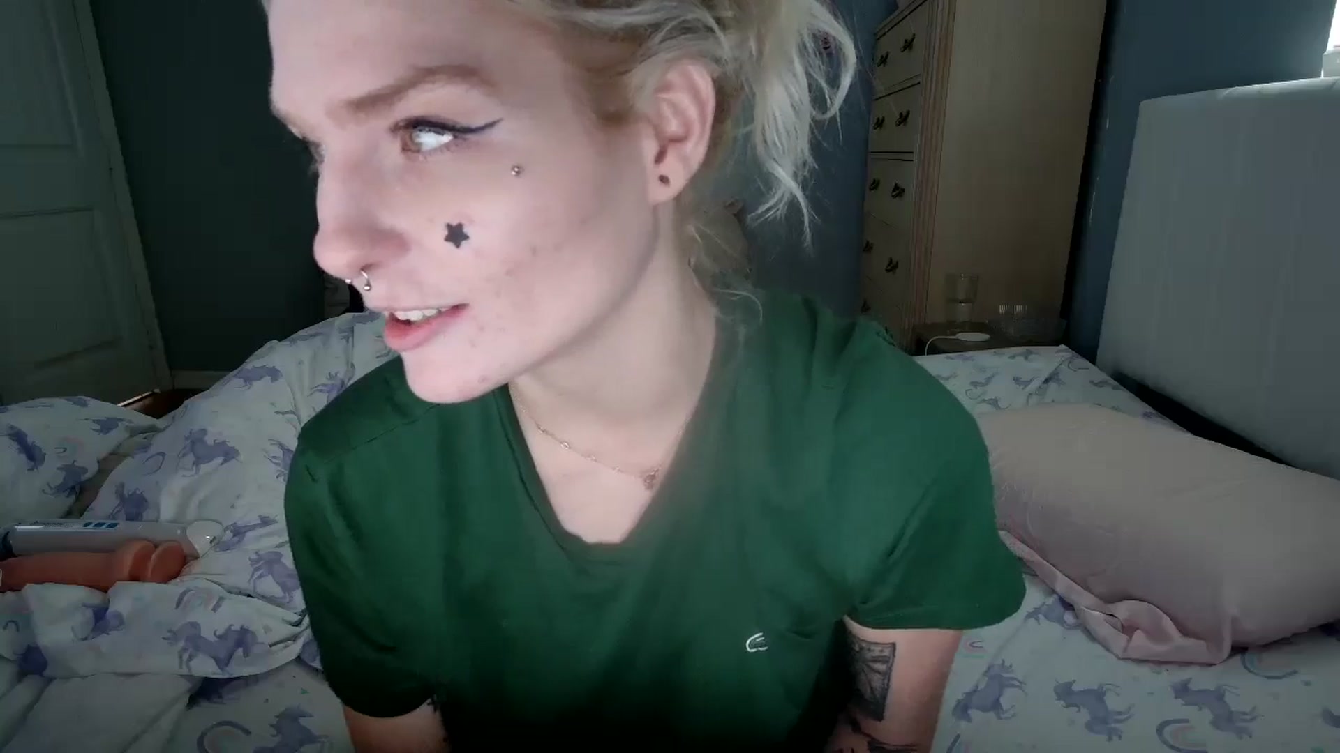 Gallery image thumbnail from DuckChan0's myfreecams stream on, 08/21/2024, 17:41 image 11 of 20