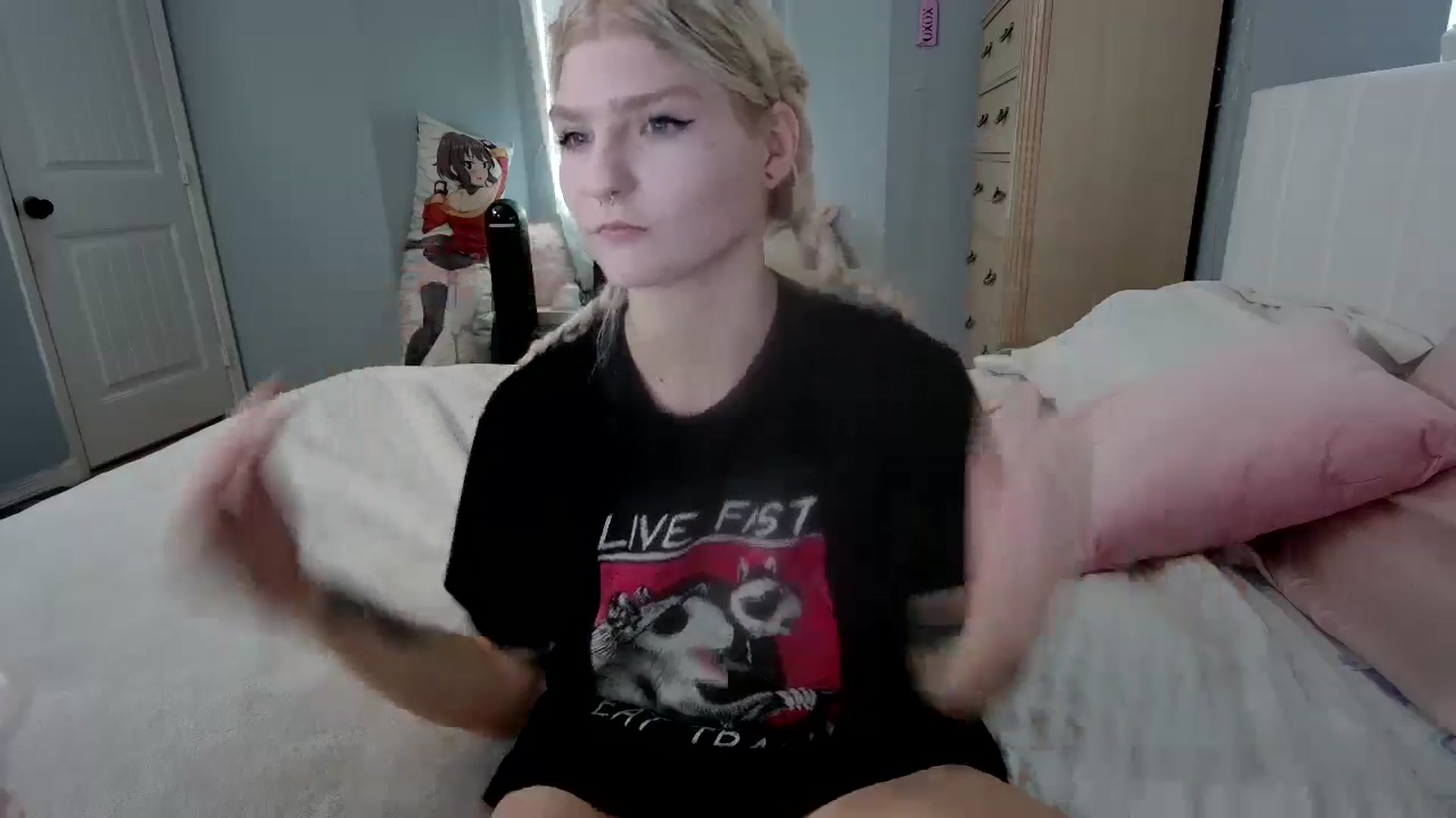 Gallery image thumbnail from DuckChan0's myfreecams stream on, 08/22/2024, 14:49 image 15 of 20