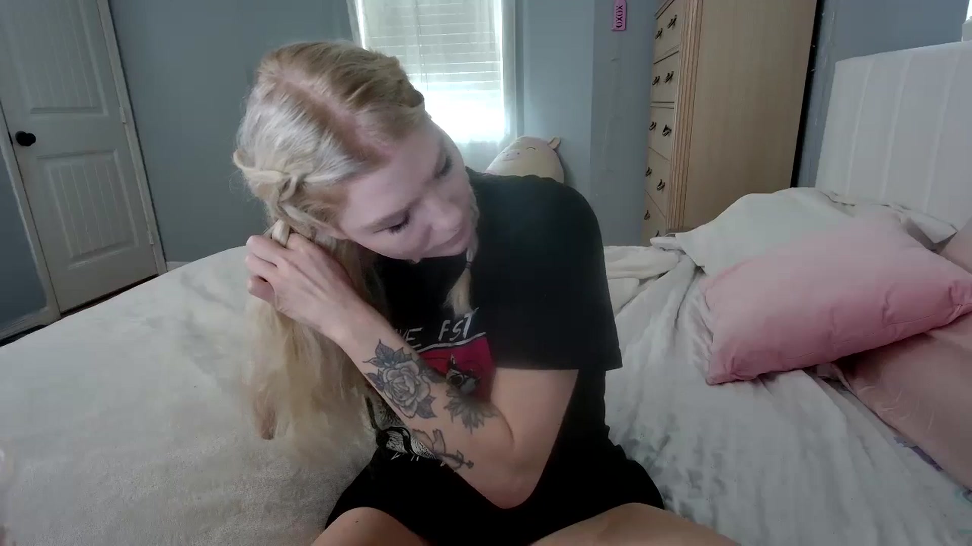 Gallery image thumbnail from DuckChan0's myfreecams stream on, 08/22/2024, 14:49 image 14 of 20