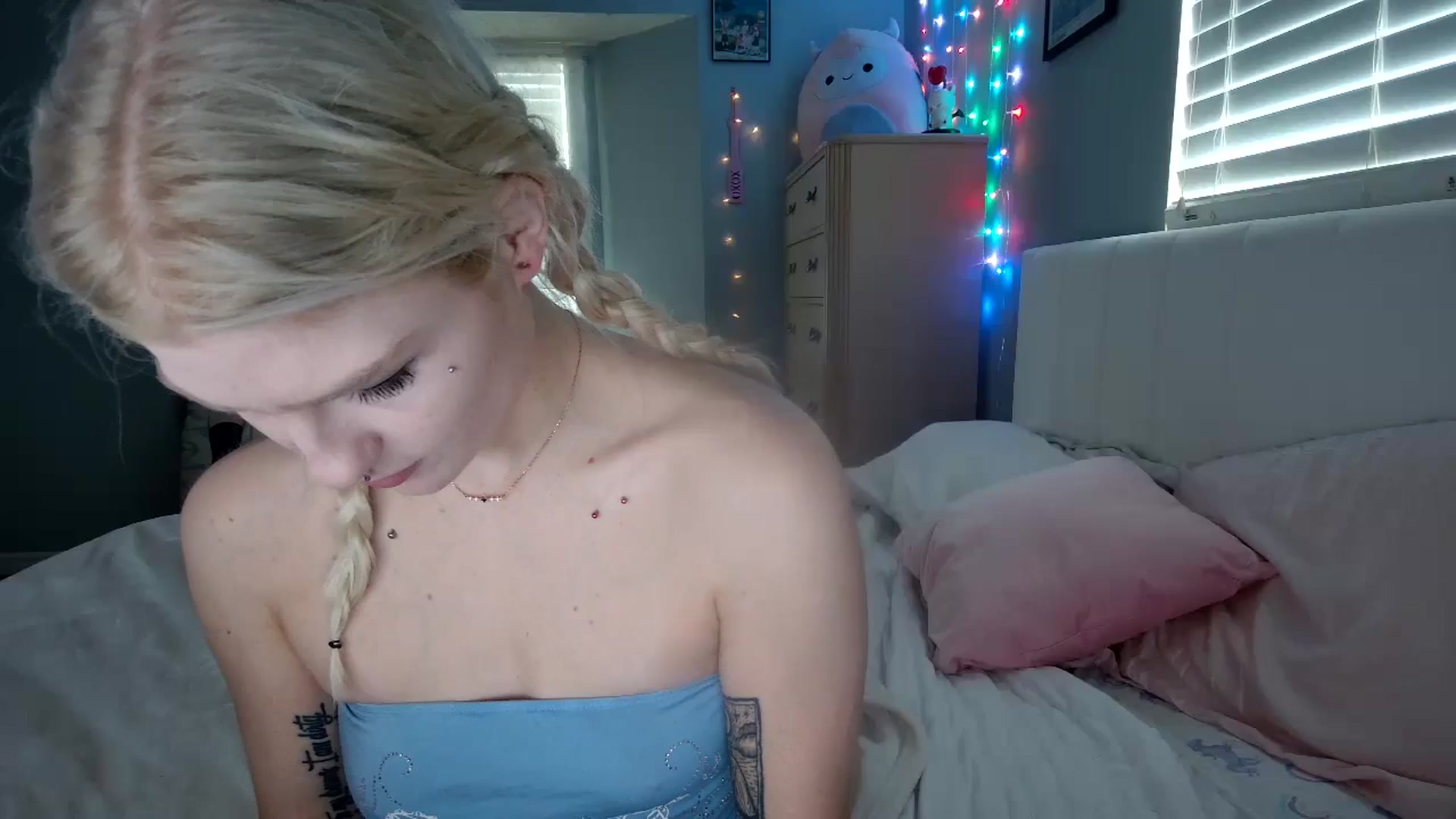 Gallery image thumbnail from DuckChan0's myfreecams stream on, 08/22/2024, 16:10 image 1 of 20