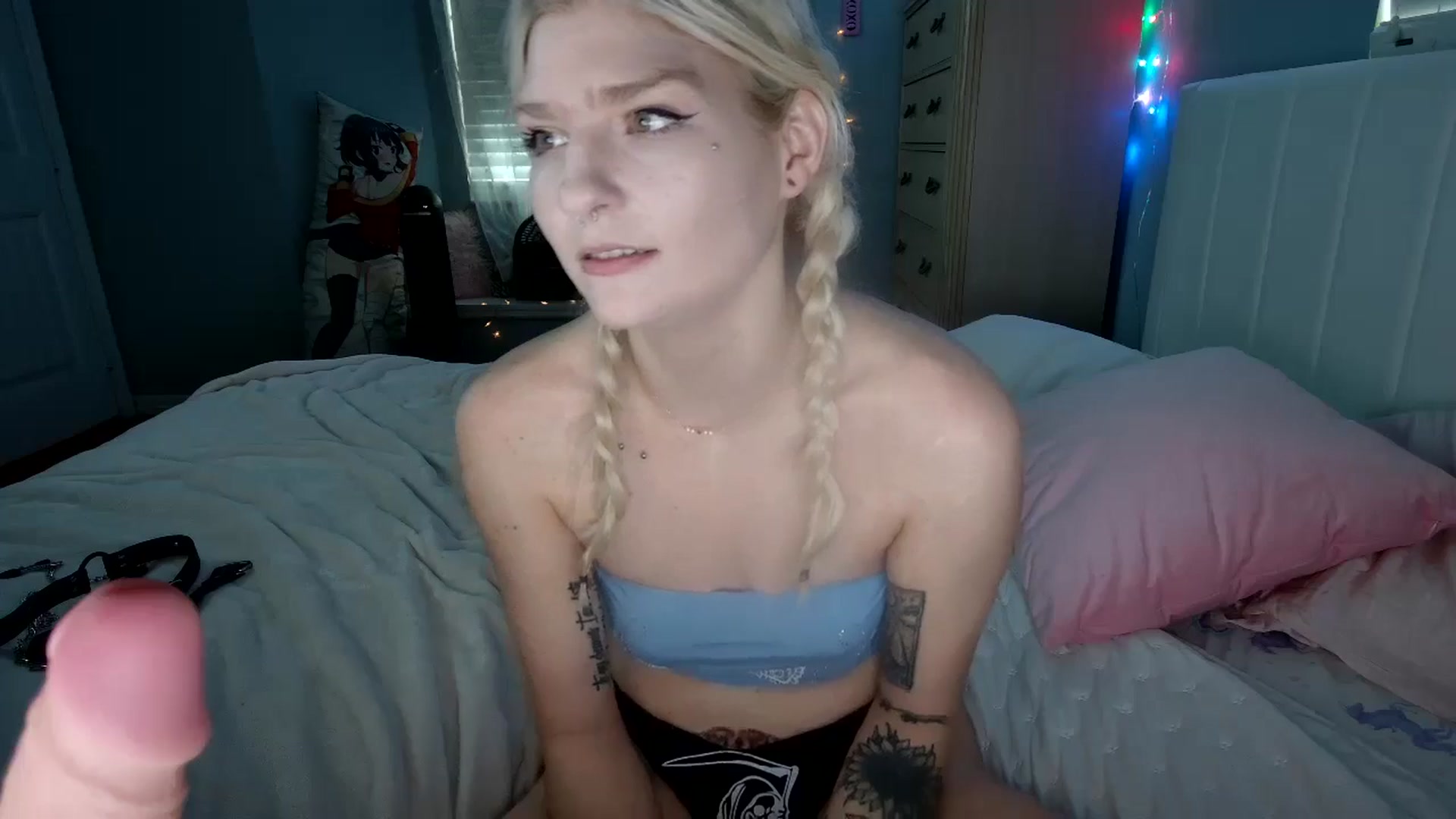 Gallery image thumbnail from DuckChan0's myfreecams stream on, 08/22/2024, 17:23 image 7 of 20