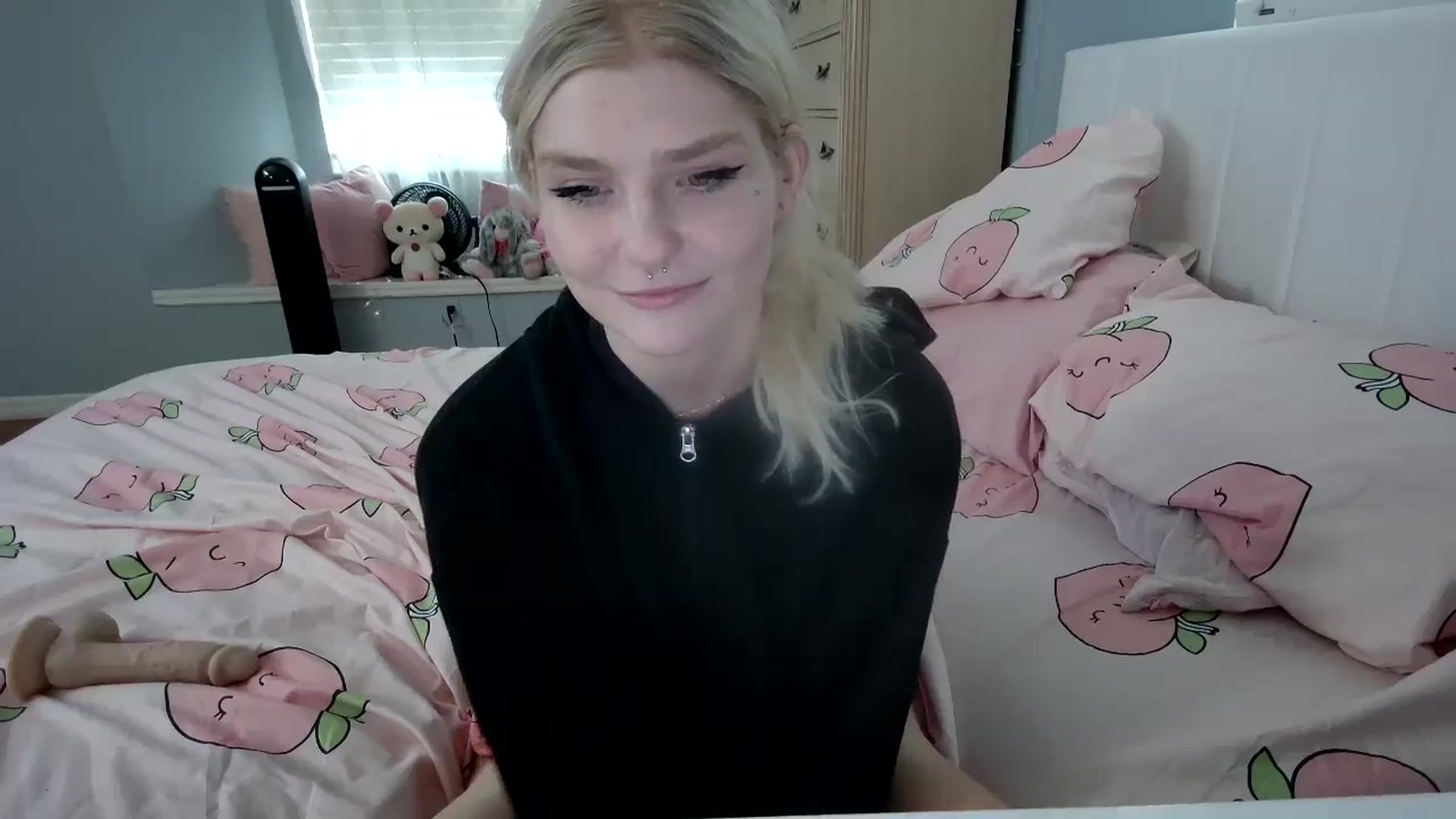 Gallery image thumbnail from DuckChan0's myfreecams stream on, 08/23/2024, 19:06 image 19 of 20