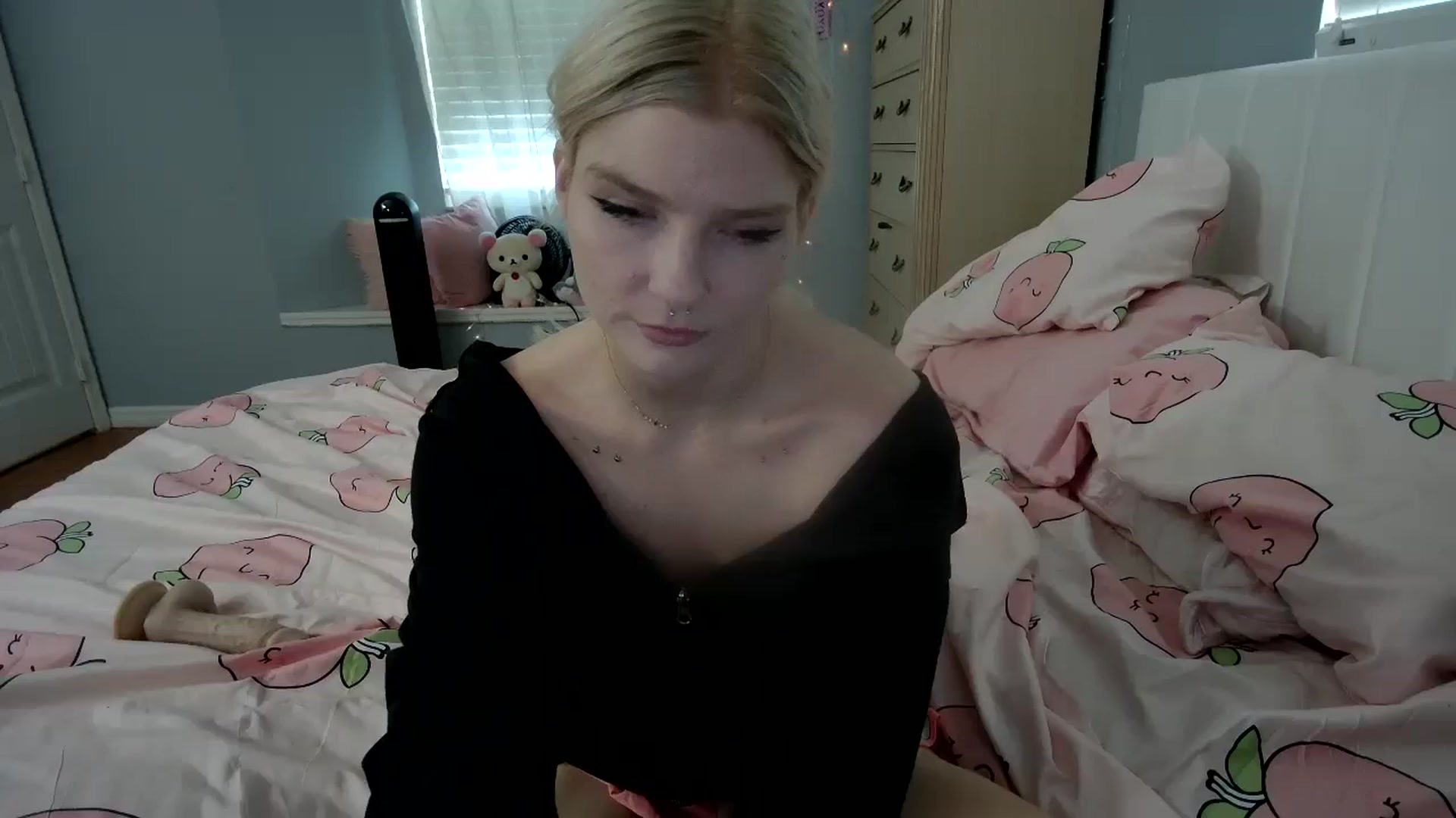 Gallery image thumbnail from DuckChan0's myfreecams stream on, 08/23/2024, 19:06 image 1 of 20