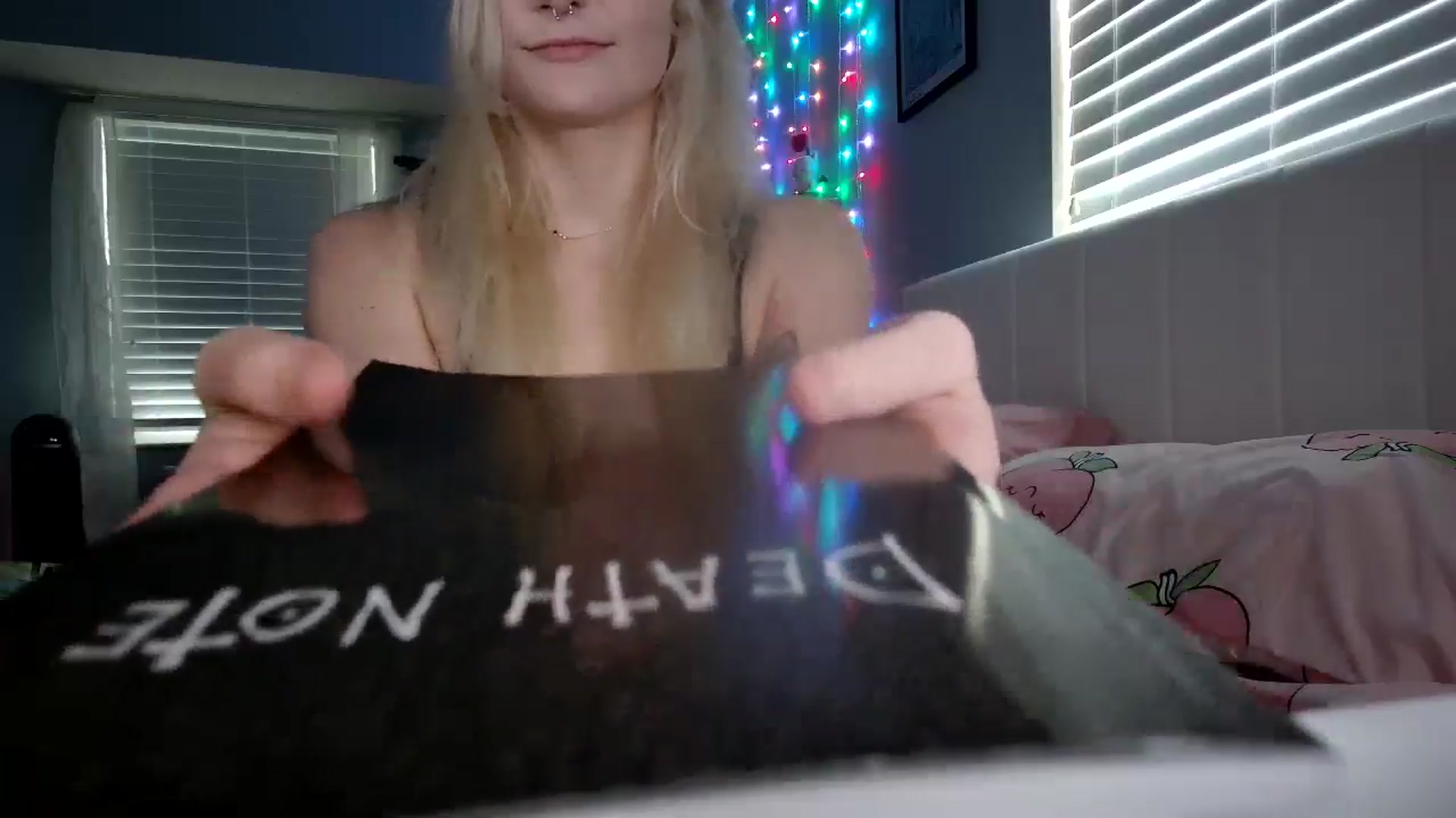 Gallery image thumbnail from DuckChan0's myfreecams stream on, 08/24/2024, 23:27 image 3 of 20
