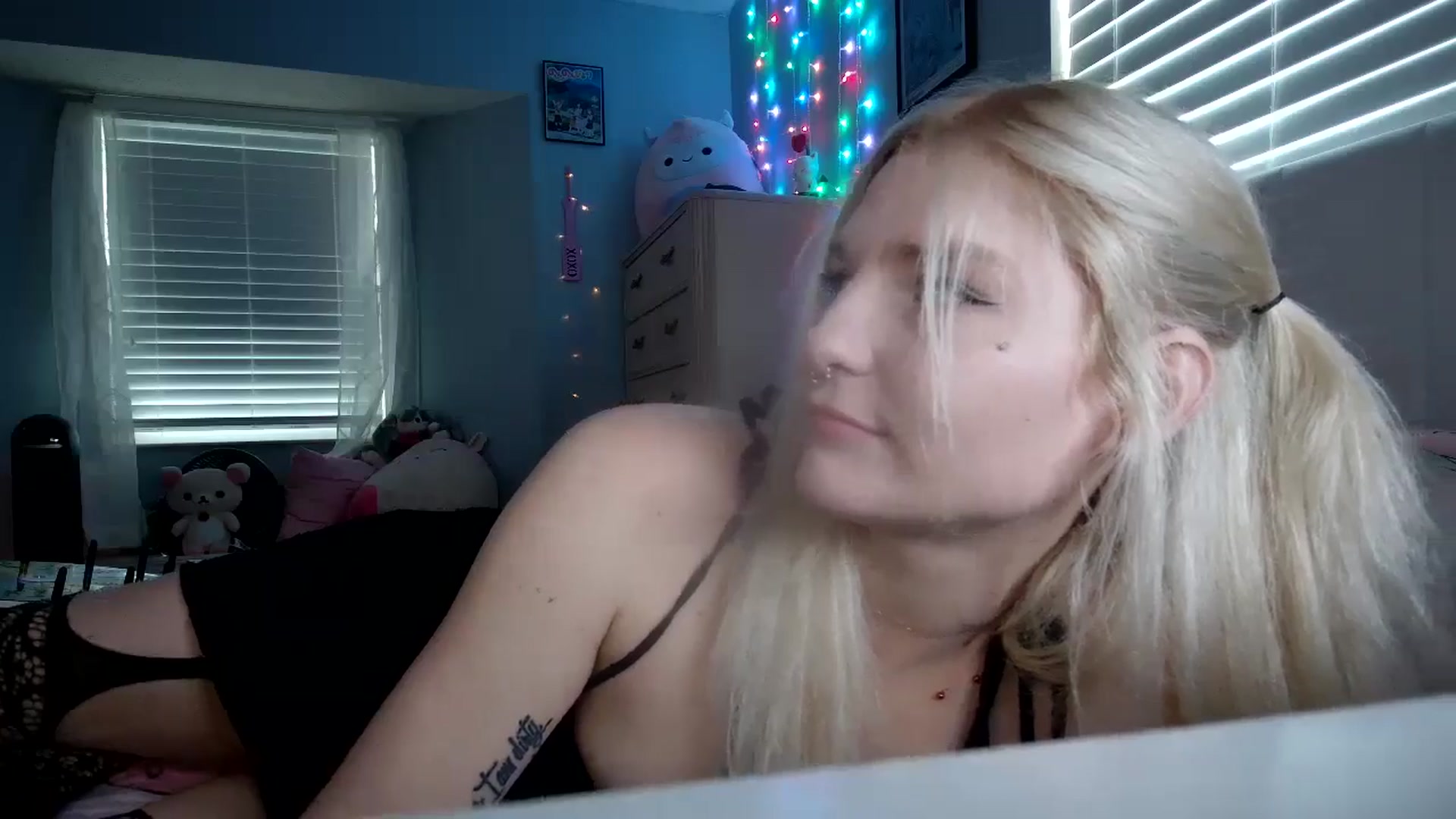 Gallery image thumbnail from DuckChan0's myfreecams stream on, 08/24/2024, 23:27 image 2 of 20
