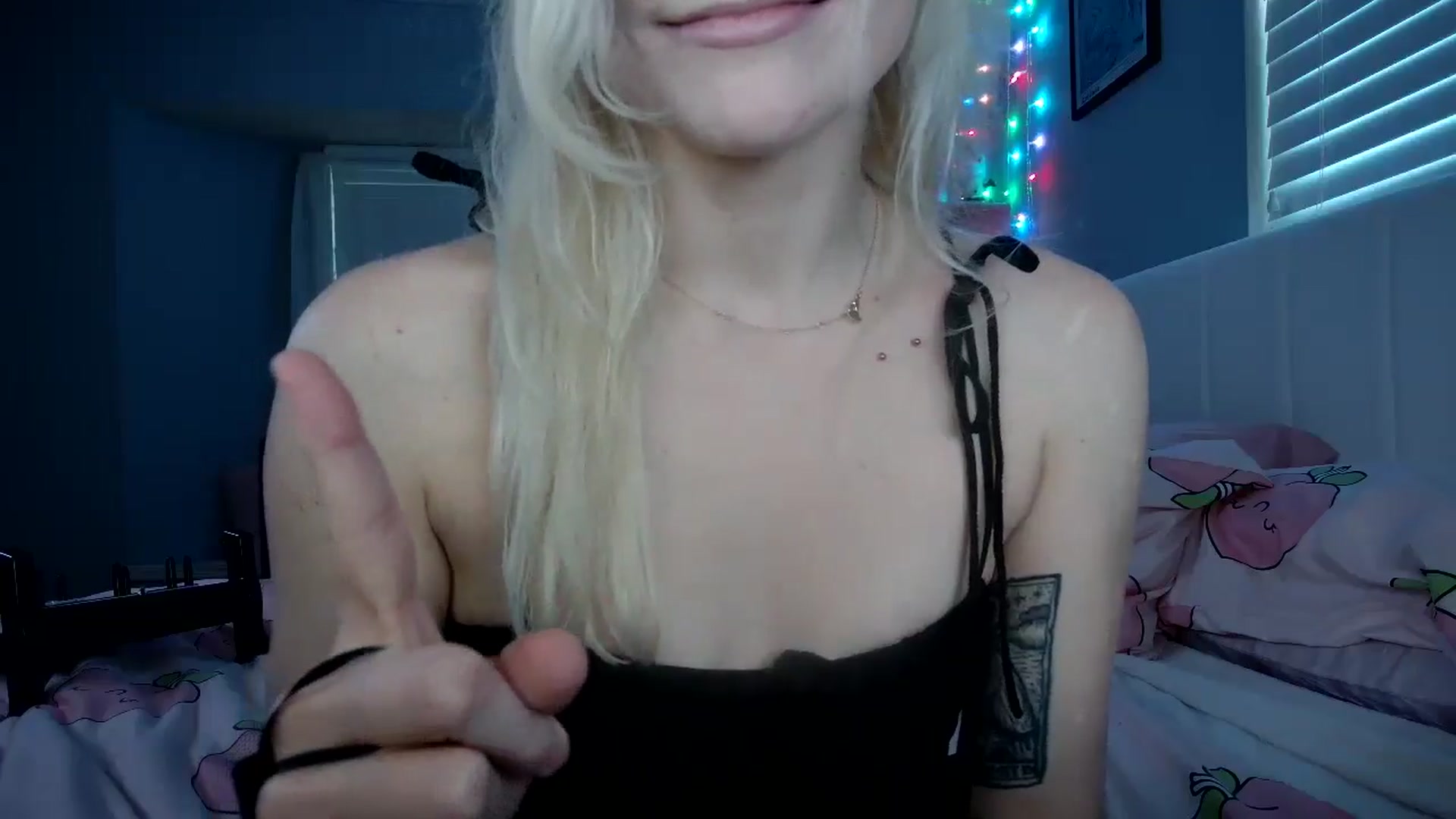 Gallery image thumbnail from DuckChan0's myfreecams stream on, 08/24/2024, 23:41 image 5 of 20
