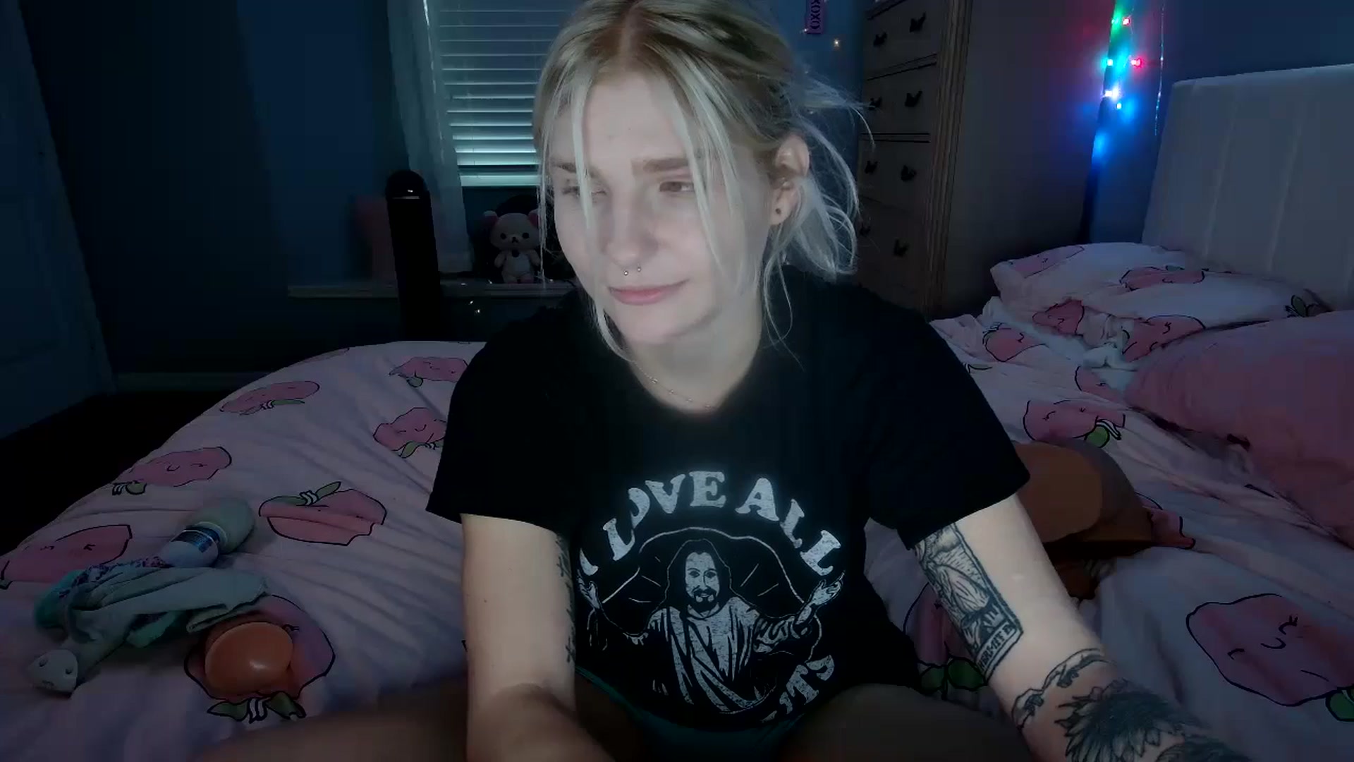 Gallery image thumbnail from DuckChan0's myfreecams stream on, 08/25/2024, 23:12 image 19 of 20