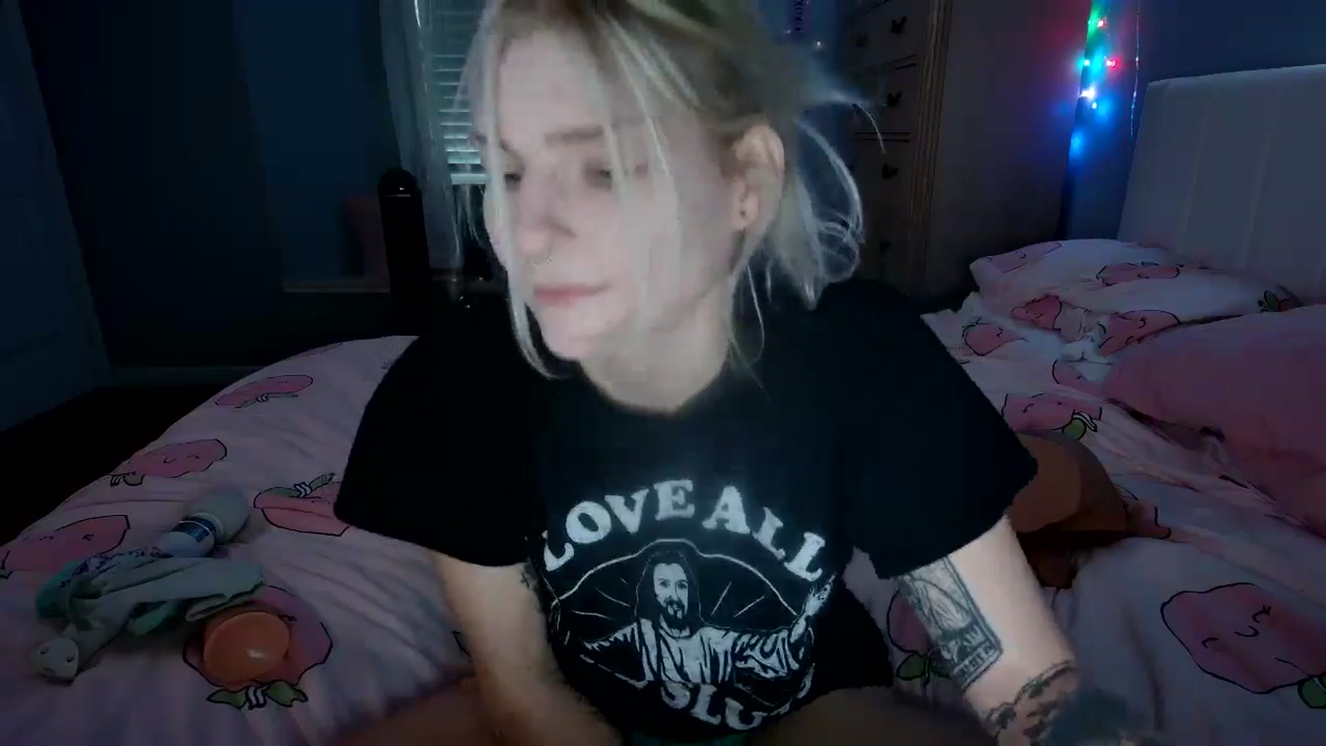 Gallery image thumbnail from DuckChan0's myfreecams stream on, 08/25/2024, 23:12 image 18 of 20