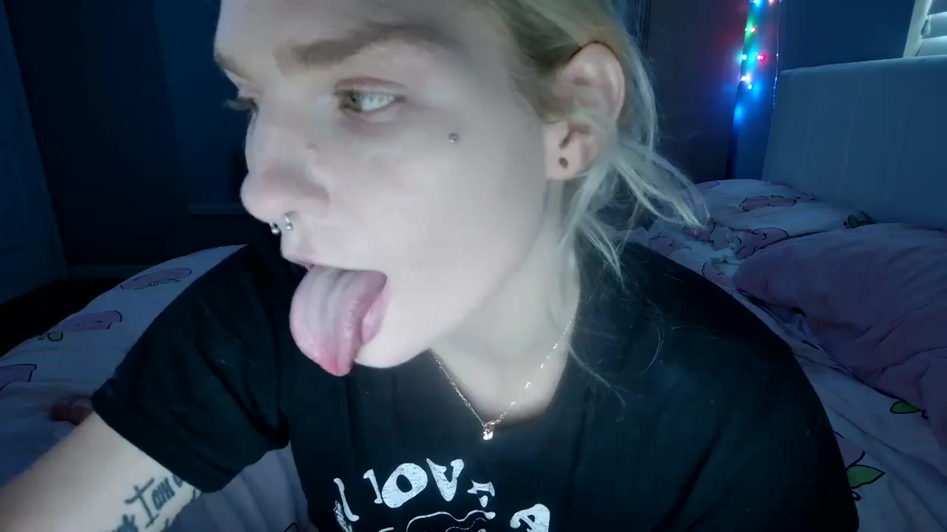 Gallery image thumbnail from DuckChan0's myfreecams stream on, 08/25/2024, 23:12 image 11 of 20