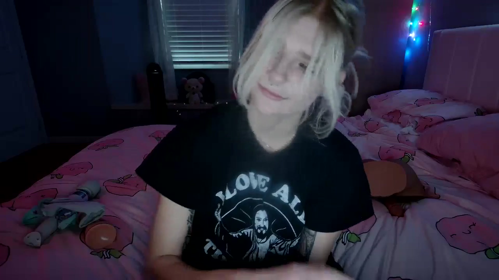 Gallery image thumbnail from DuckChan0's myfreecams stream on, 08/25/2024, 23:12 image 17 of 20