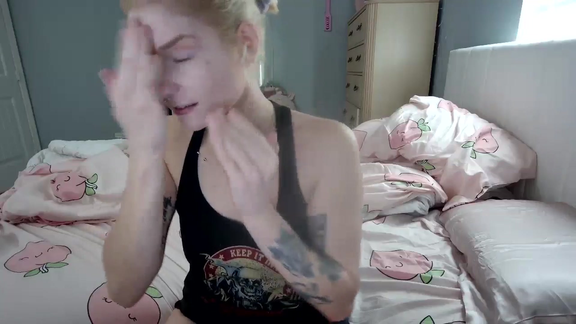Gallery image thumbnail from DuckChan0's myfreecams stream on, 08/26/2024, 14:06 image 3 of 20