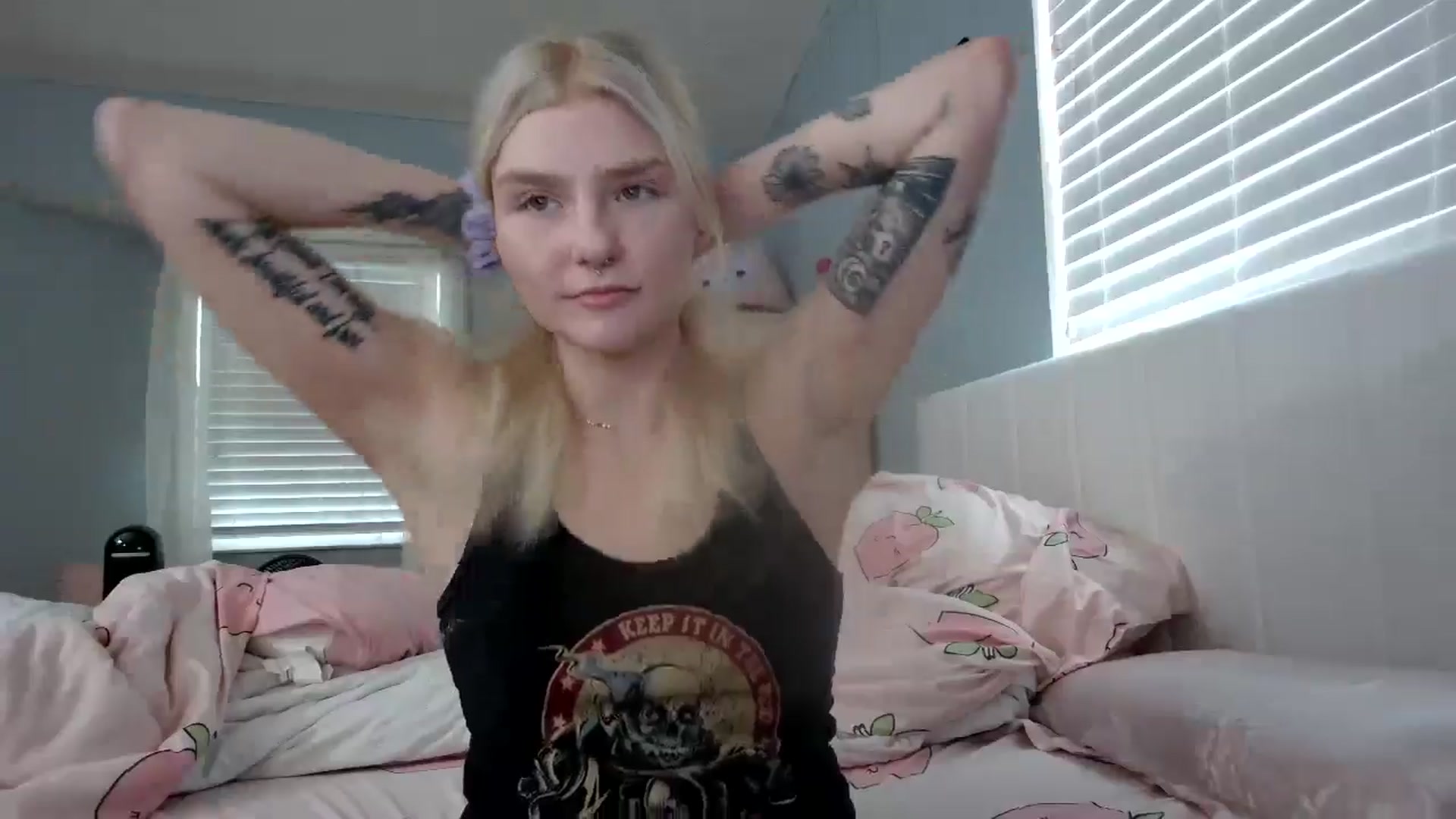 Gallery image thumbnail from DuckChan0's myfreecams stream on, 08/26/2024, 14:06 image 19 of 20