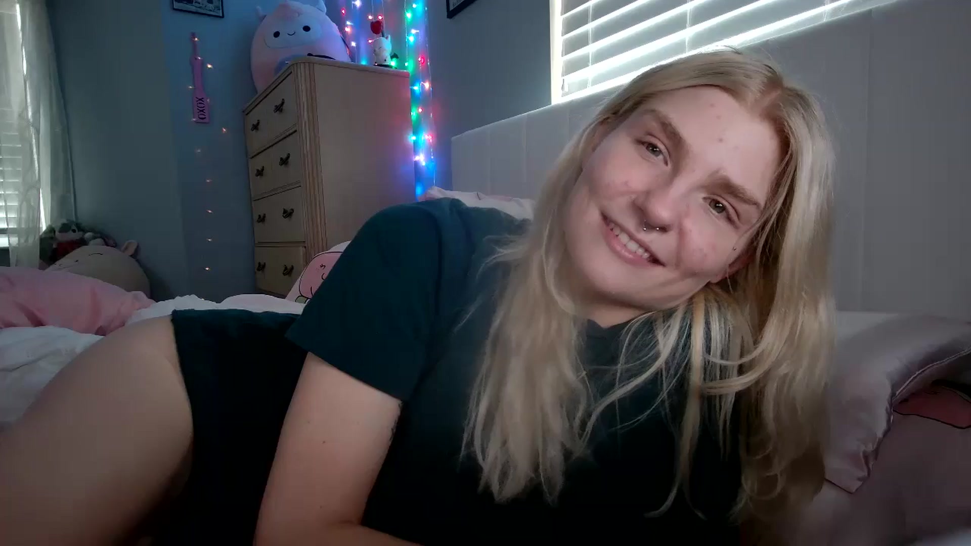Gallery image thumbnail from DuckChan0's myfreecams stream on, 08/26/2024, 16:17 image 17 of 20