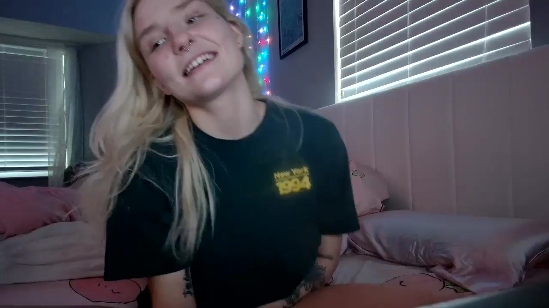 Gallery image thumbnail from DuckChan0's myfreecams stream on, 08/26/2024, 16:17 image 8 of 20