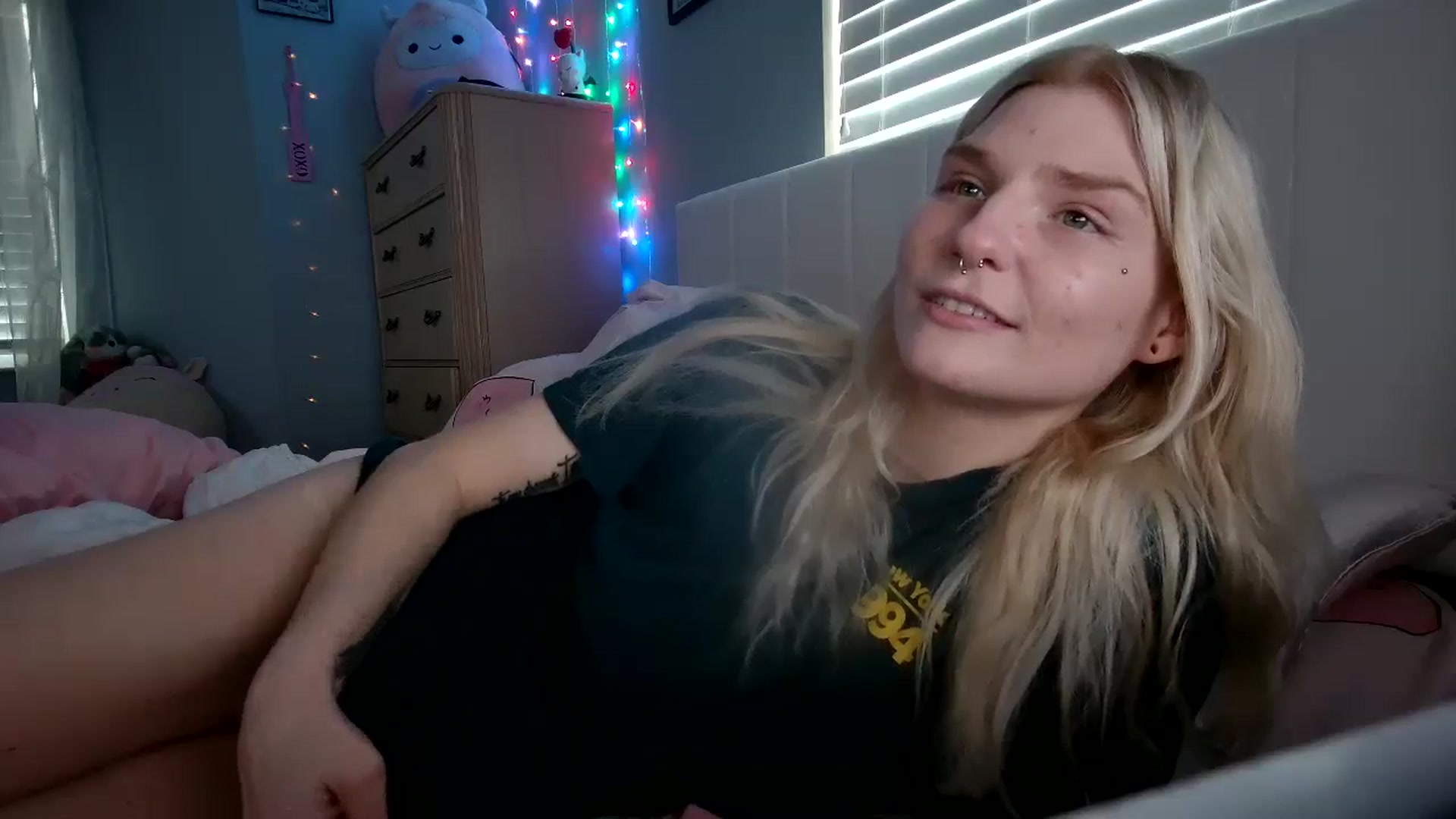 Gallery image thumbnail from DuckChan0's myfreecams stream on, 08/26/2024, 16:17 image 11 of 20