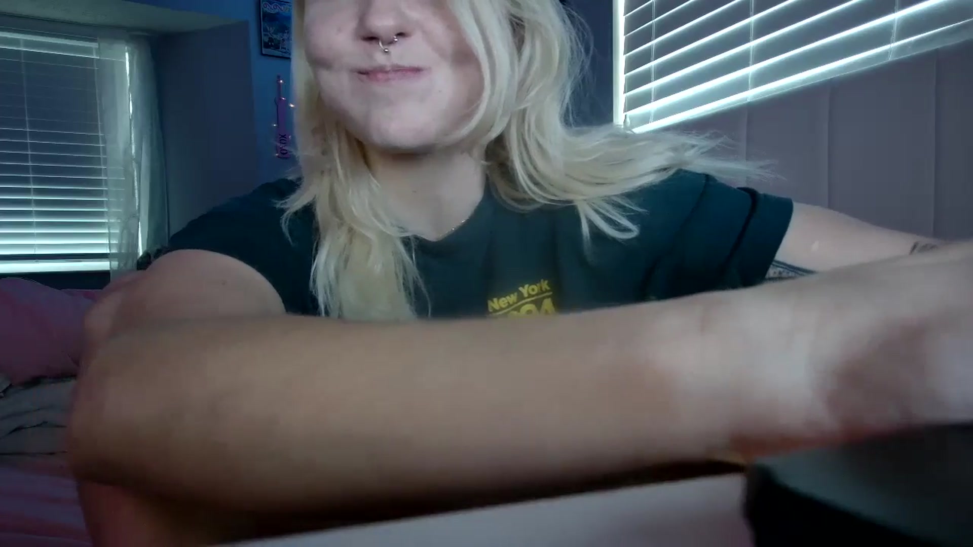 Gallery image thumbnail from DuckChan0's myfreecams stream on, 08/26/2024, 16:17 image 9 of 20