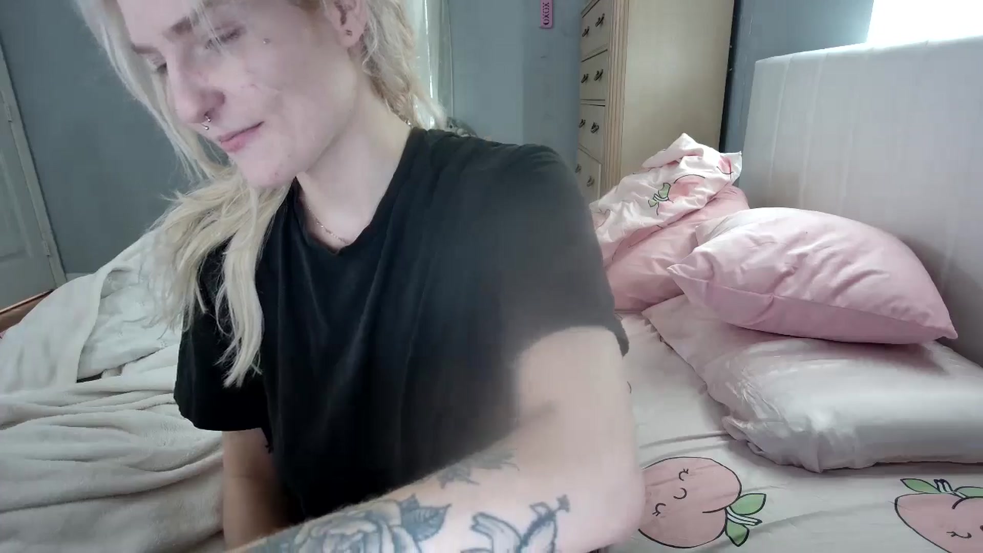 Gallery image thumbnail from DuckChan0's myfreecams stream on, 08/27/2024, 14:09 image 6 of 20