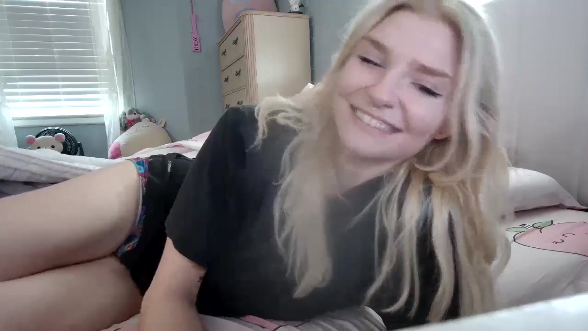 Gallery image thumbnail from DuckChan0's myfreecams stream on, 08/27/2024, 14:09 image 14 of 20