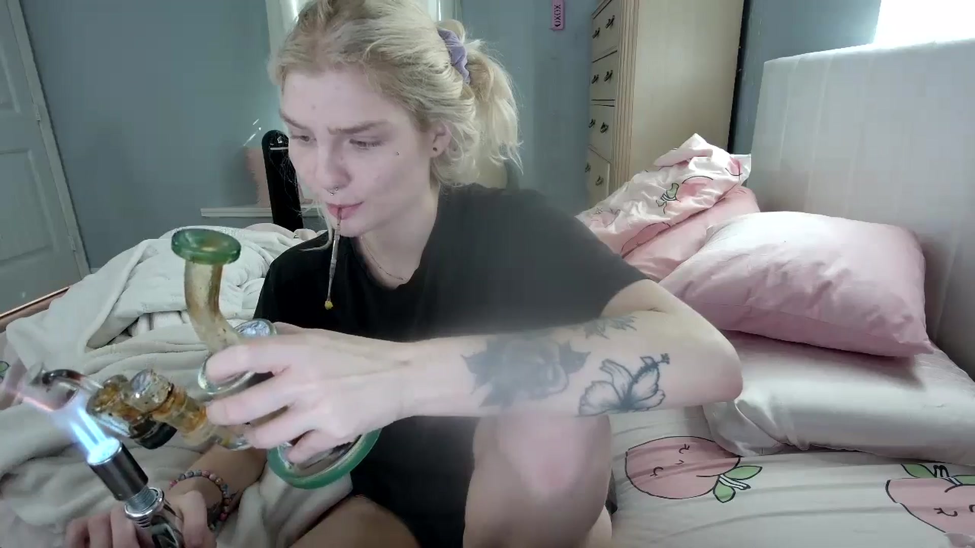 Gallery image thumbnail from DuckChan0's myfreecams stream on, 08/27/2024, 14:09 image 2 of 20