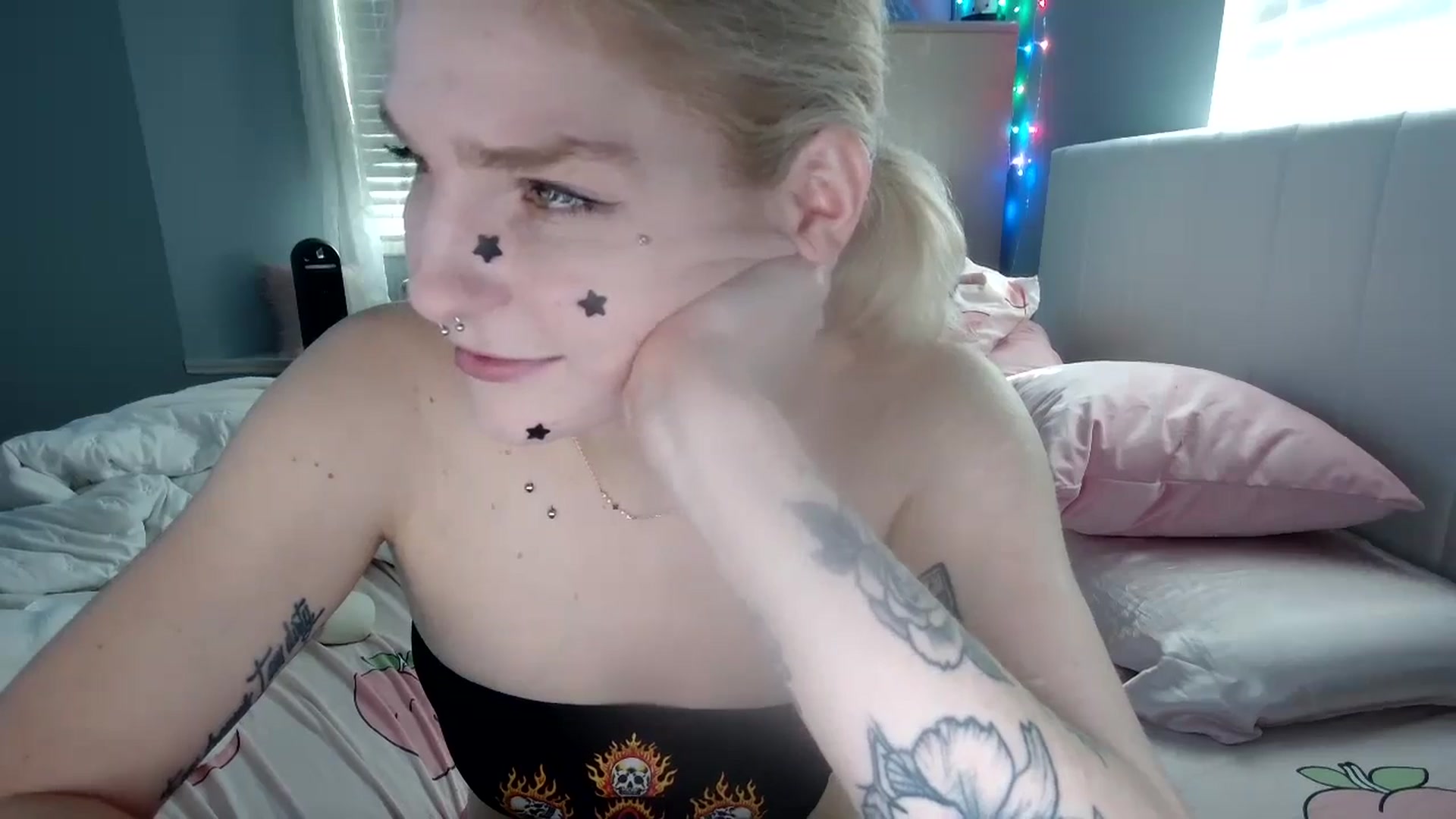 Gallery image thumbnail from DuckChan0's myfreecams stream on, 08/27/2024, 14:42 image 12 of 20