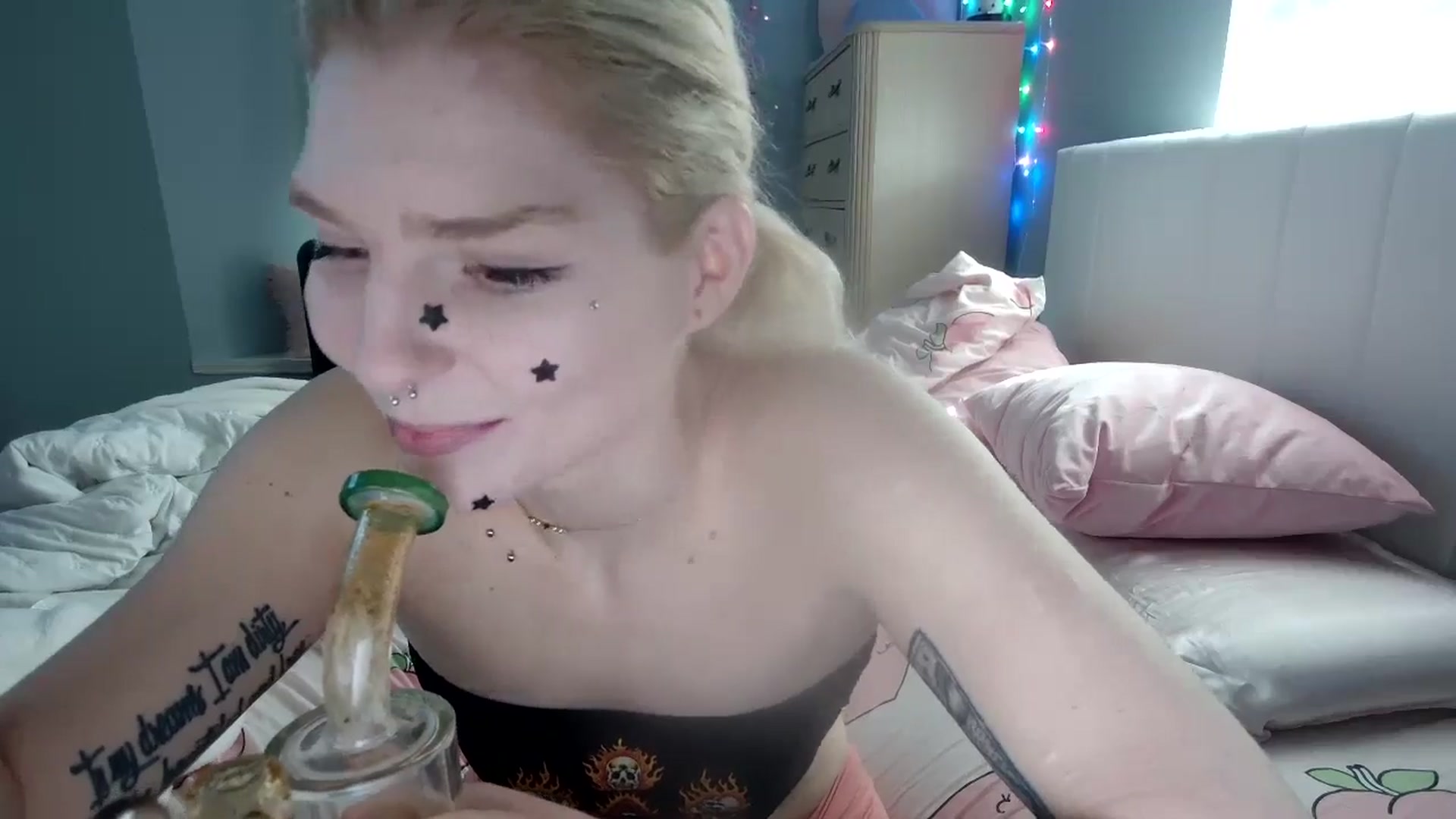 Gallery image thumbnail from DuckChan0's myfreecams stream on, 08/27/2024, 14:42 image 11 of 20
